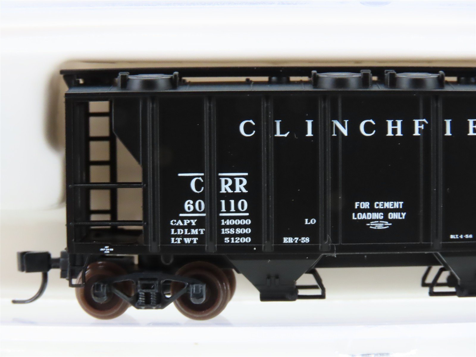 N Scale Atlas 31813 CRR Clinchfield Railroad 2-Bay Covered Hopper #60110
