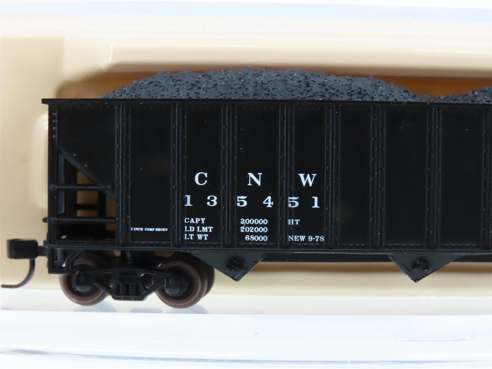 N Scale Atlas Trainman 50000218 CNW Chicago North Western 3-Bay Hopper #135451