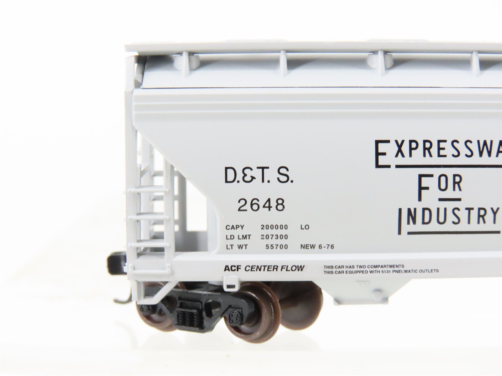 N Scale Atlas 39102 D&TS Detroit & Toledo Shoreline 2-Bay Covered Hopper #2648