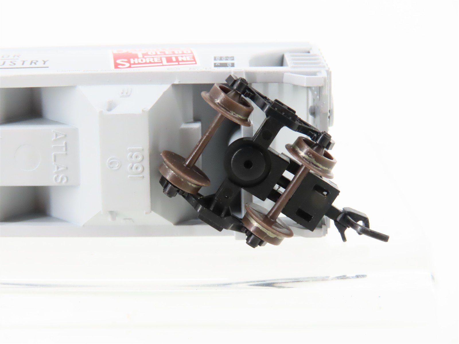 N Scale Atlas 39102 D&TS Detroit & Toledo Shoreline 2-Bay Covered Hopper #2648