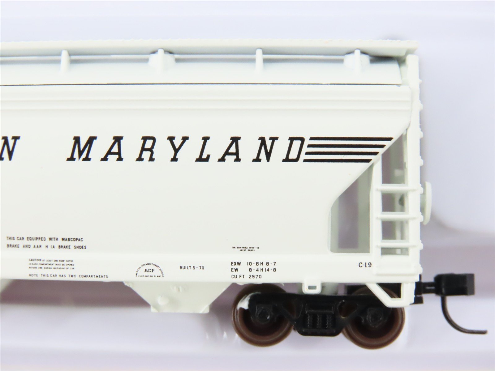 N Scale Atlas 39262 WM Western Pacific 2-Bay Centerflow Hopper #604953