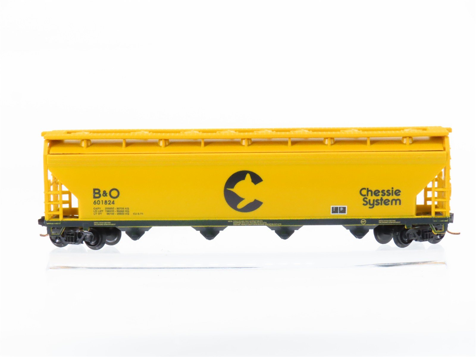 N Scale Atlas 3957 B&O Chessie System 4-Bay Covered Hopper #601824