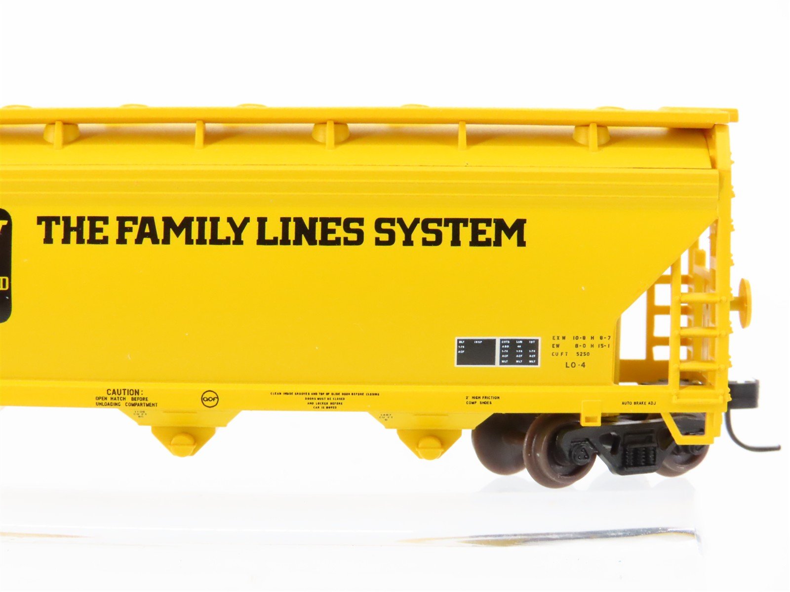 N Scale Atlas 39671 SCL/L&N Family Lines System 4-Bay Covered Hopper #260020