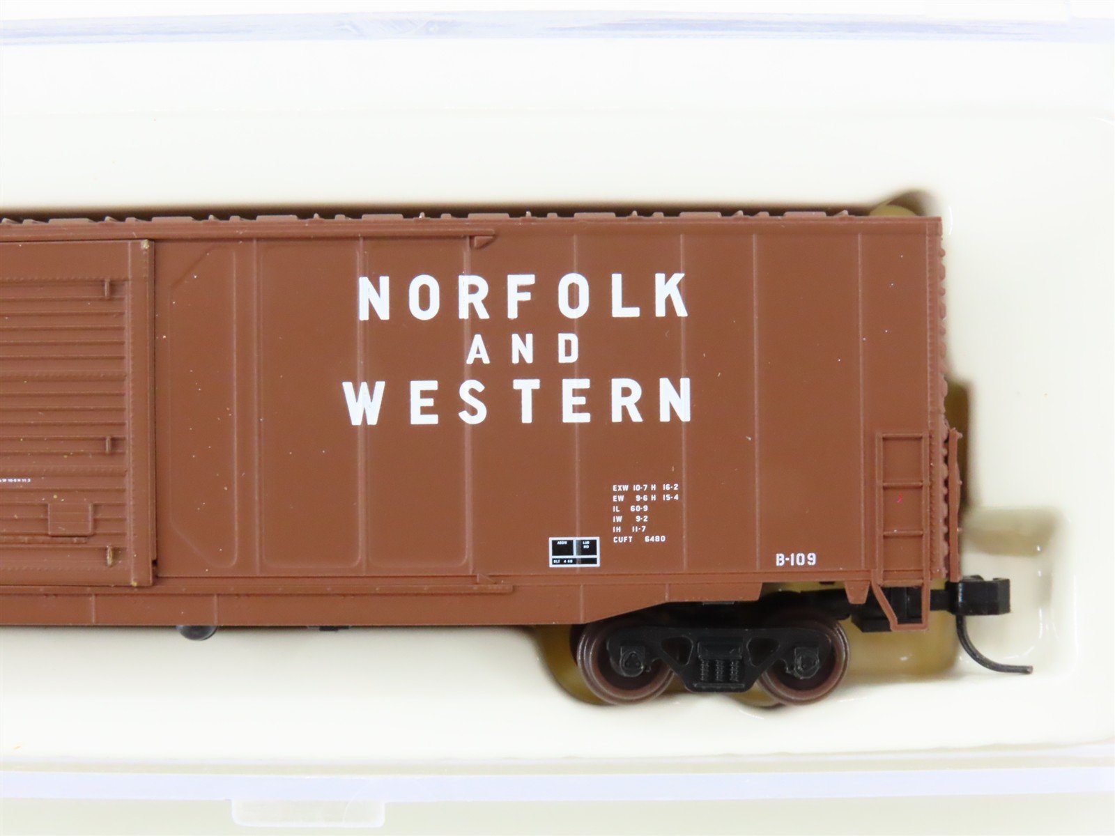 N Scale Atlas 37371 NW Norfolk & Western 60' Single Door Box Car #600859