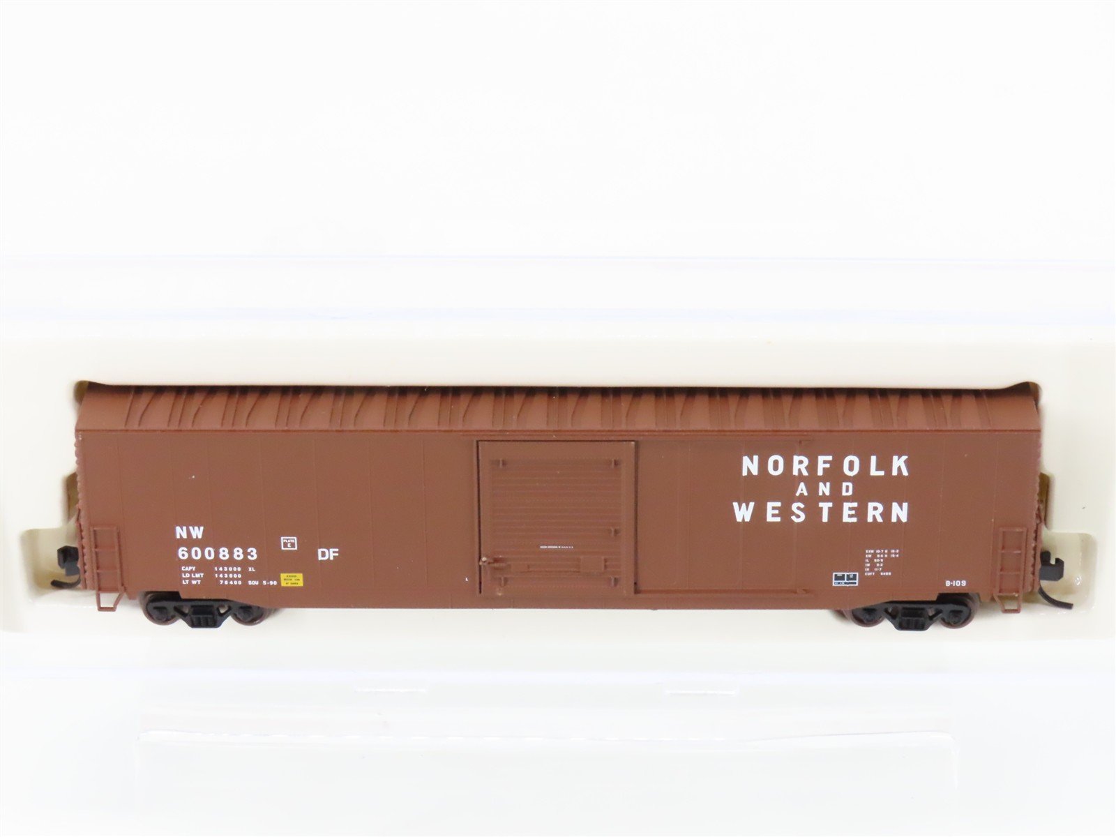 N Scale Atlas 37372 NW Norfolk & Western 60' Single Door Box Car #600883