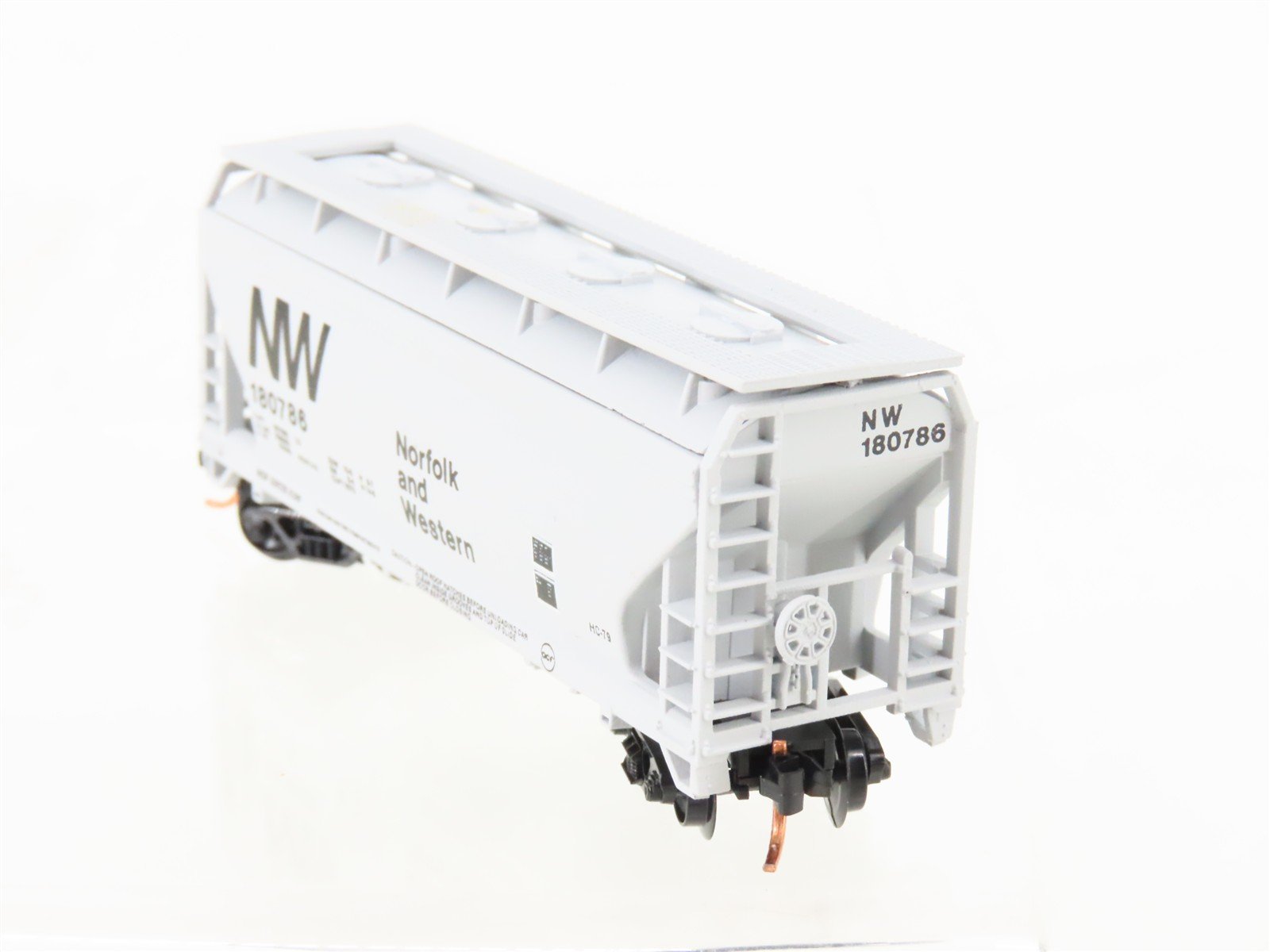 N Scale Atlas 3907 NW Norfolk & Western 2-Bay Centerflow Covered Hopper #180786