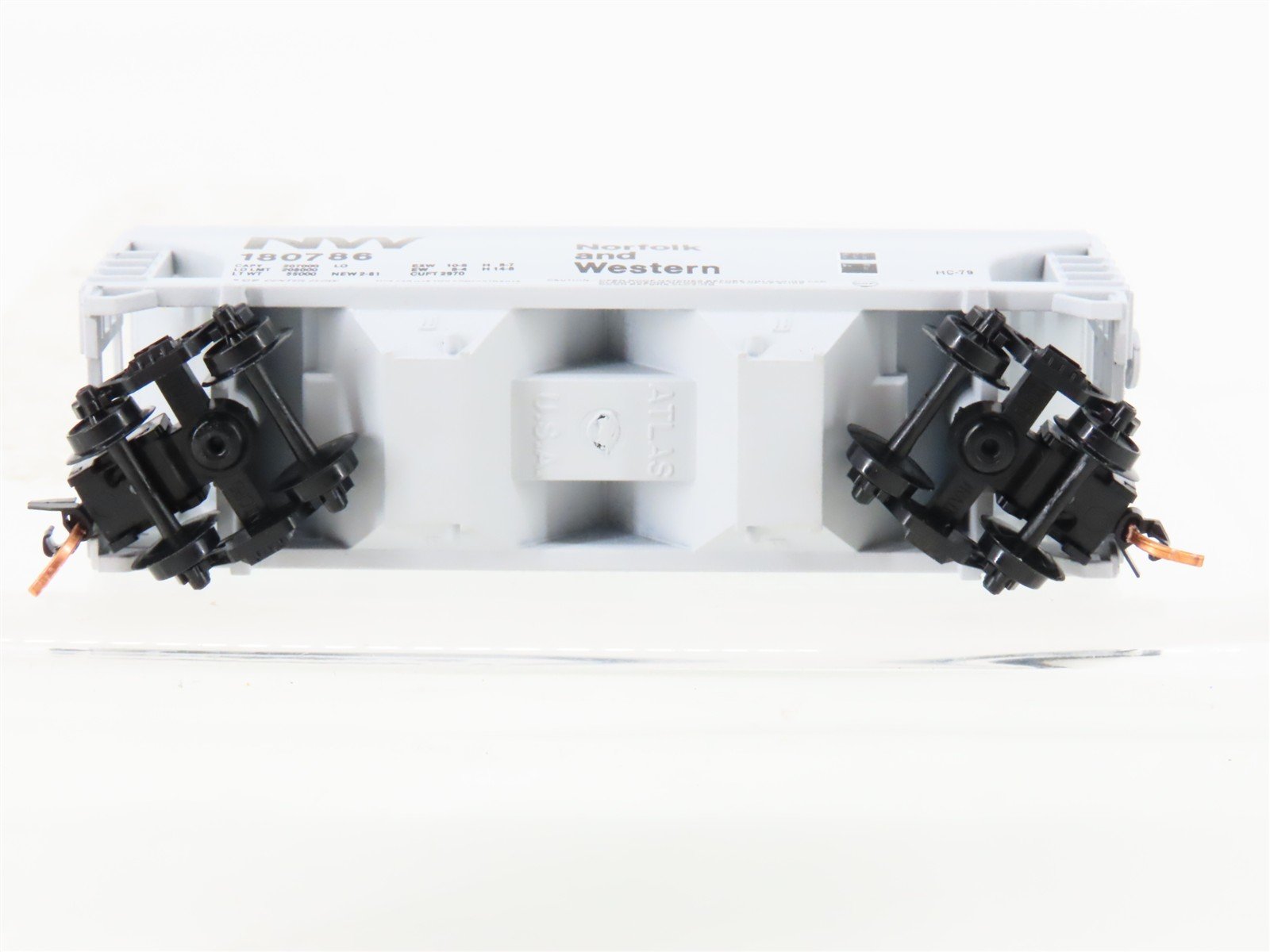 N Scale Atlas 3907 NW Norfolk & Western 2-Bay Centerflow Covered Hopper #180786