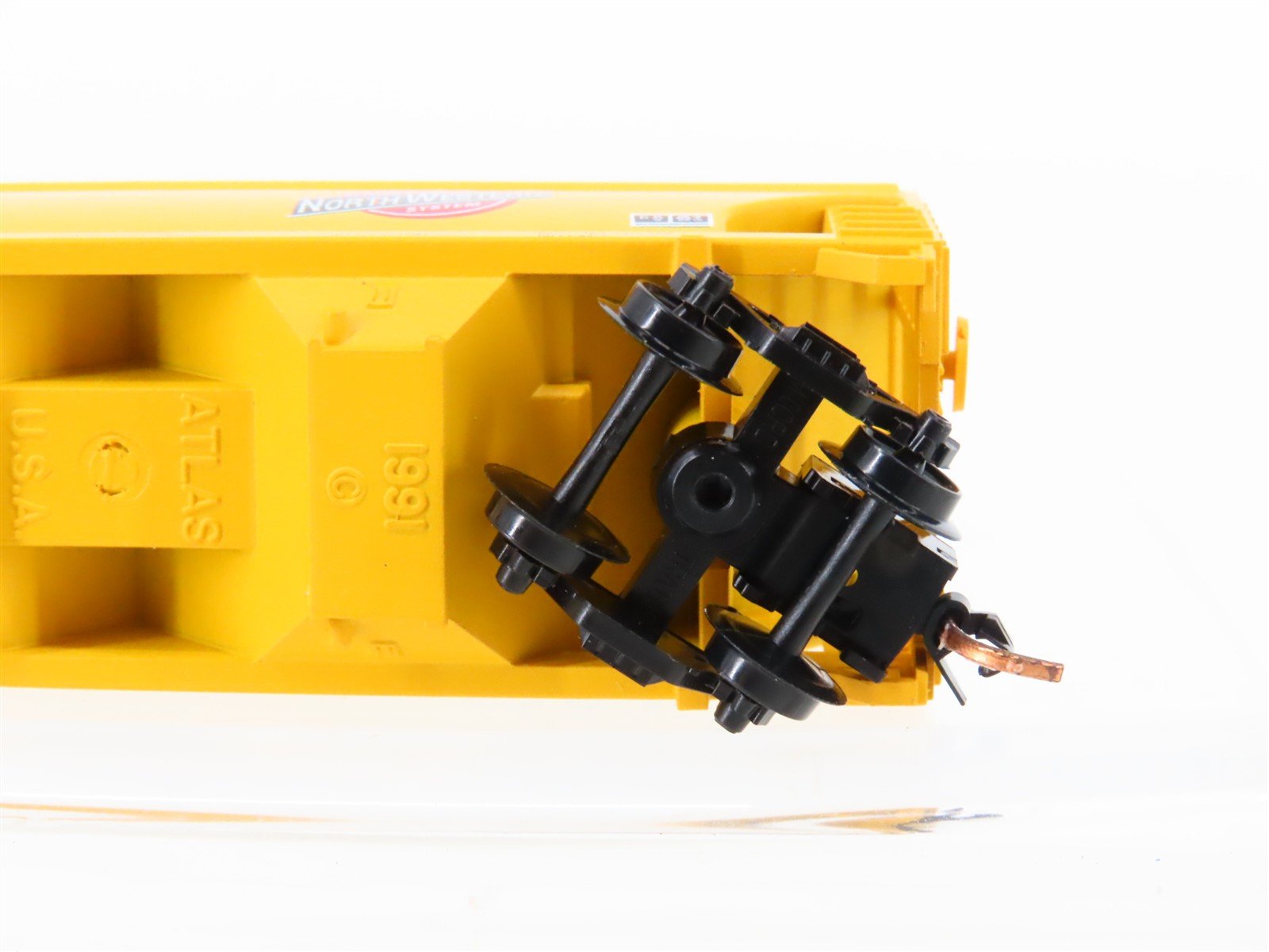 N Scale Atlas 3913 CNW Chicago North Western 2-Bay Centerflow Hopper #175255