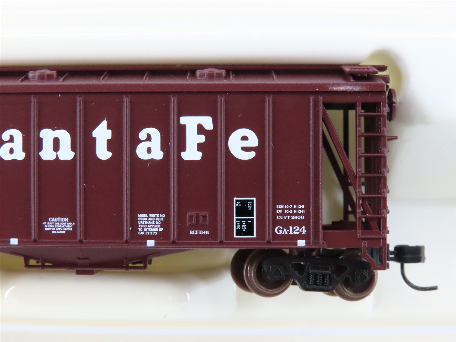 N Scale Atlas 38672 ATSF Santa Fe Railroad GATX Airslide Covered Hopper #310137