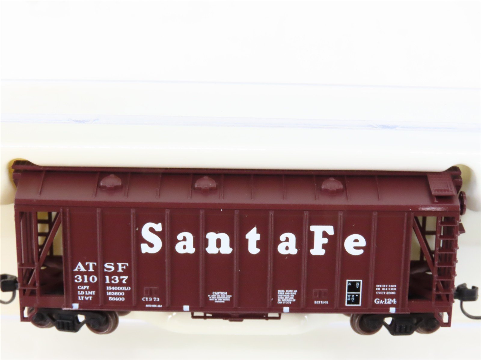N Scale Atlas 38672 ATSF Santa Fe Railroad GATX Airslide Covered Hopper #310137