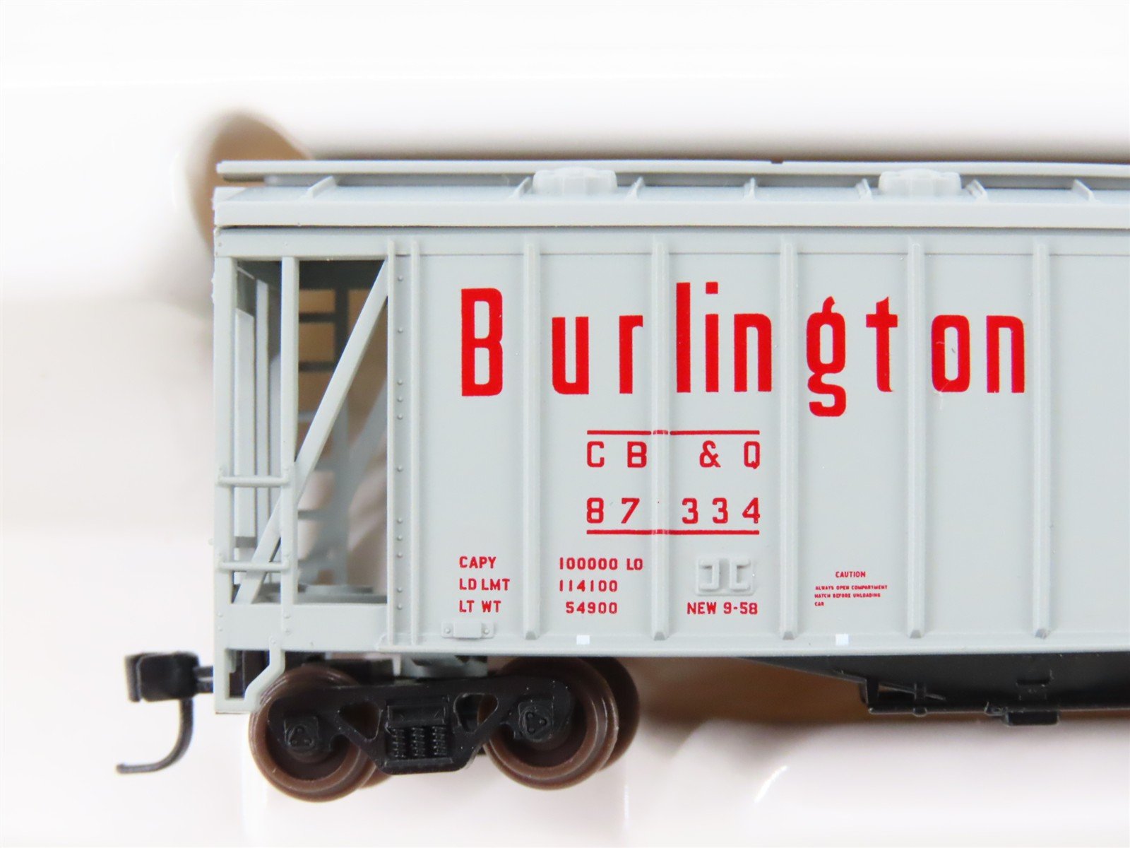 N Scale Atlas 38702 CB&Q Burlington Route GATX Airslide Covered Hopper #87334