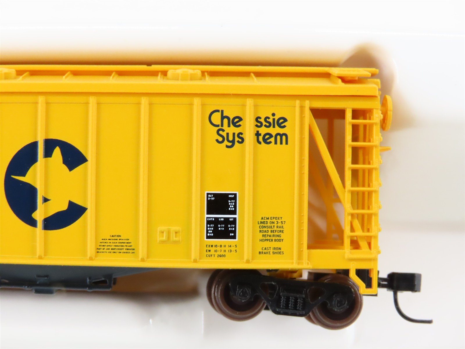 N Scale Atlas 38711 B&O Chessie System GATX Airslide Covered Hopper #830109