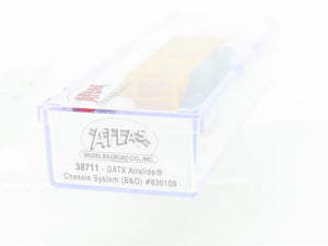 N Scale Atlas 38711 B&O Chessie System GATX Airslide Covered Hopper #830109