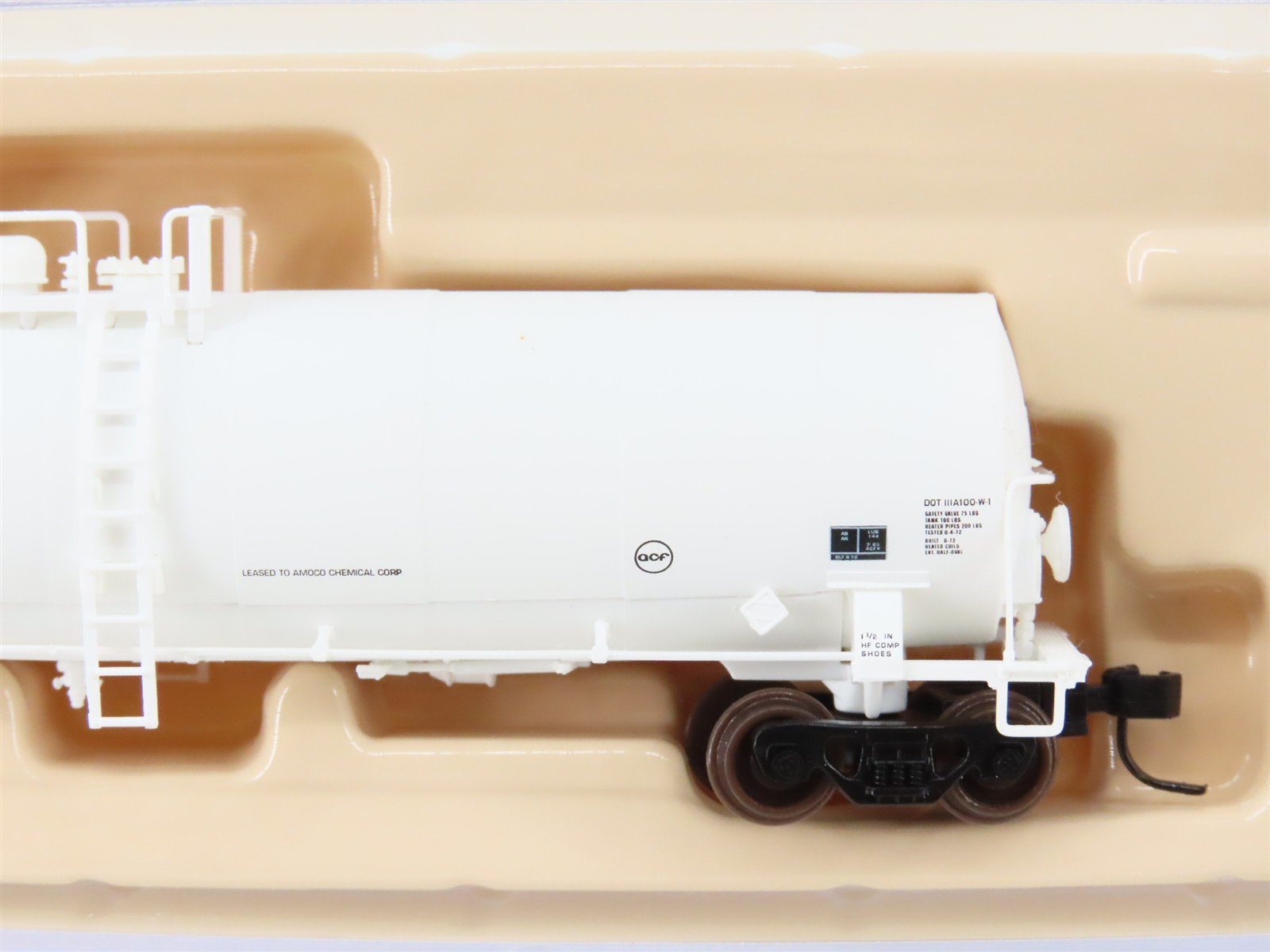 N Scale Atlas 30721 ACFX AMOCO 23,500 Gallon Tank Car #84018