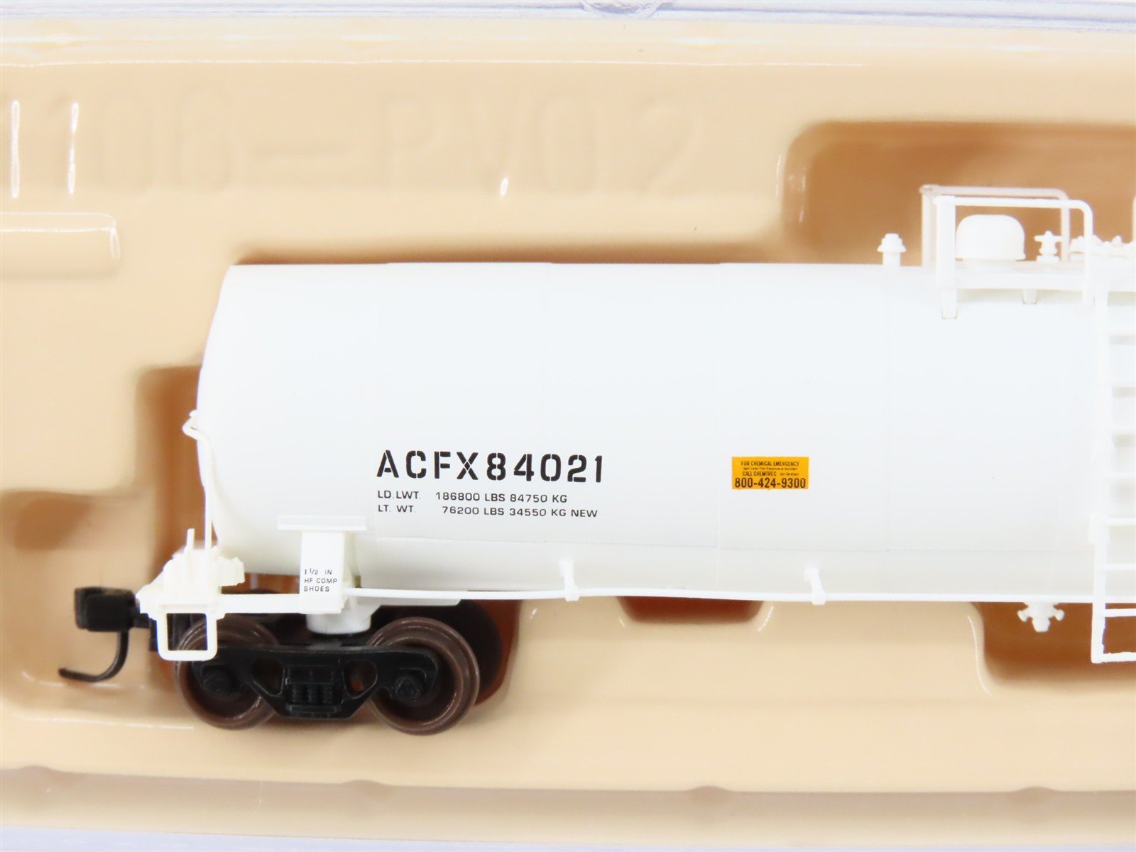 N Scale Atlas 30722 ACFX AMOCO 23,500 Gallon Tank Car #84021