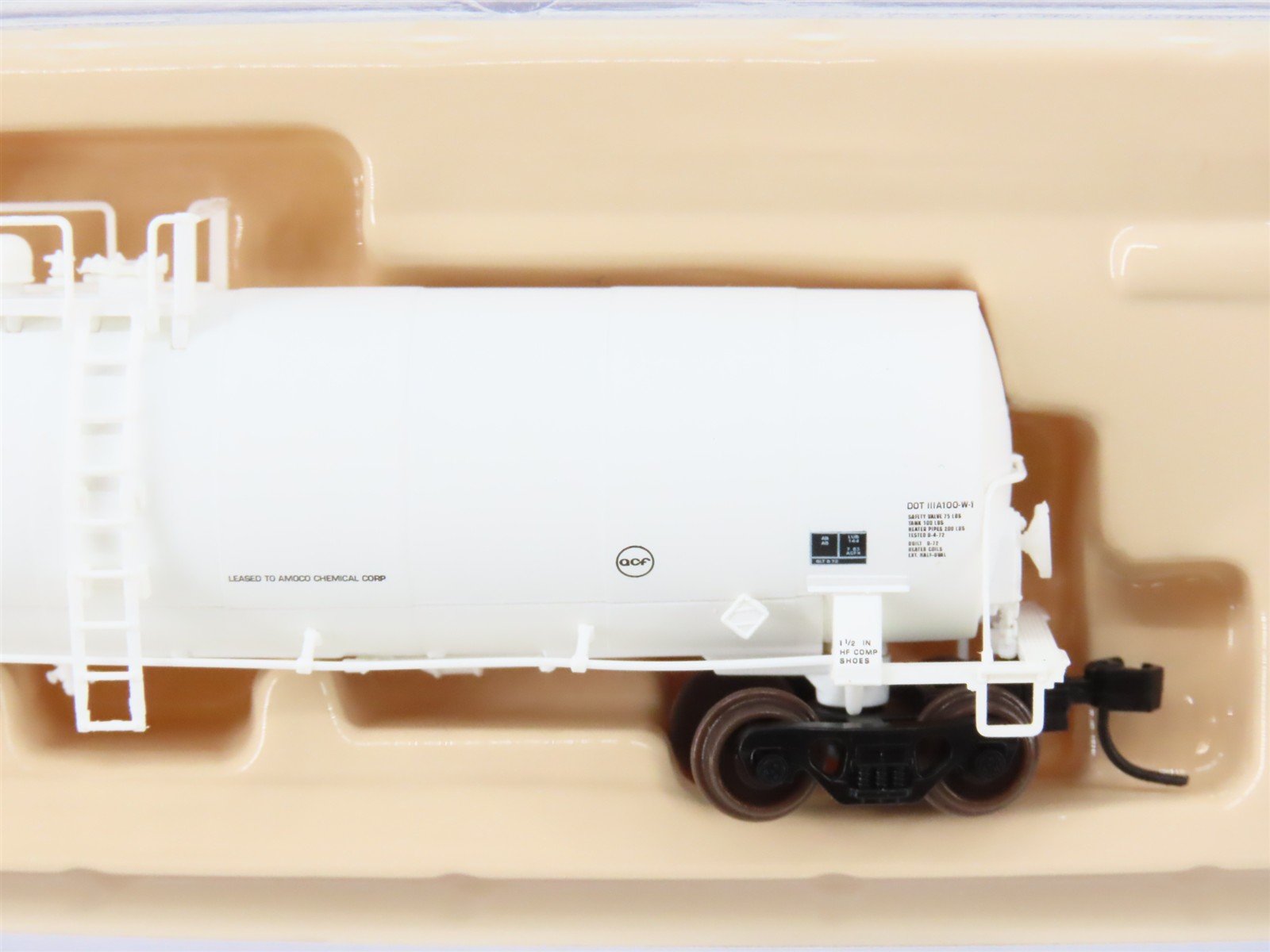 N Scale Atlas 30722 ACFX AMOCO 23,500 Gallon Tank Car #84021