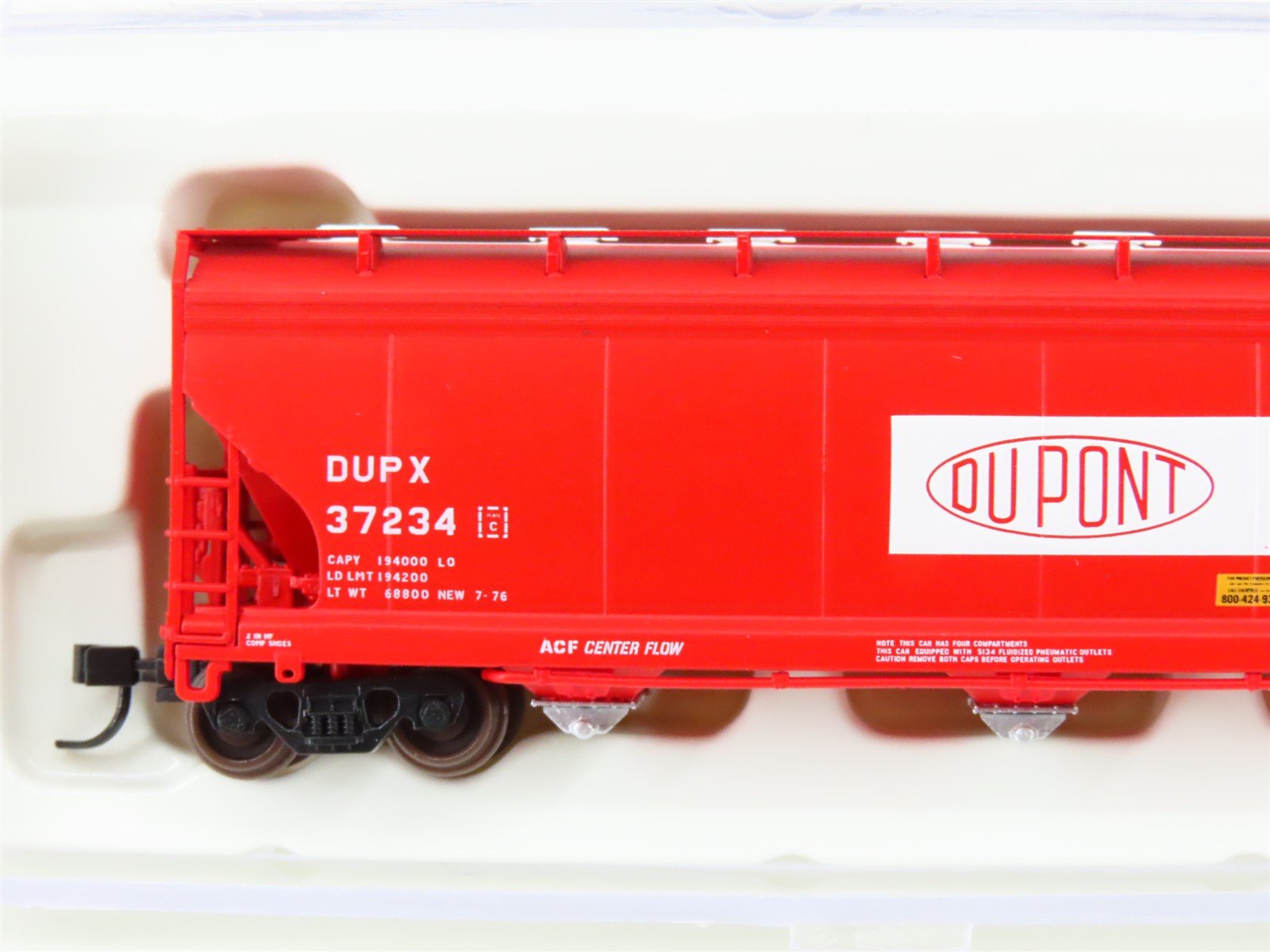 N Scale Atlas 50000012 DUPX Dupont Alathon 4-Bay Covered Hopper #37234