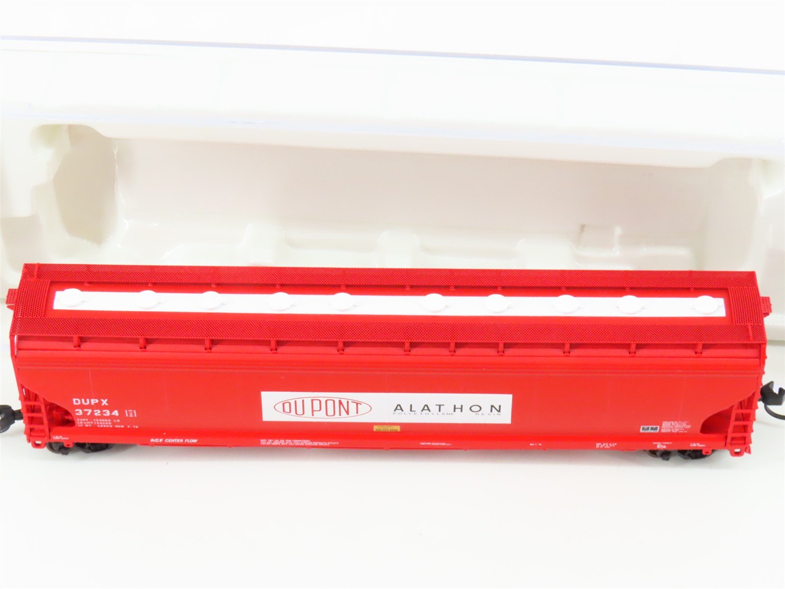 N Scale Atlas 50000012 DUPX Dupont Alathon 4-Bay Covered Hopper #37234