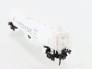 N Scale Atlas 37015 SHPX Pyrofax Gas 33,000 Gallon Tank Car #17002