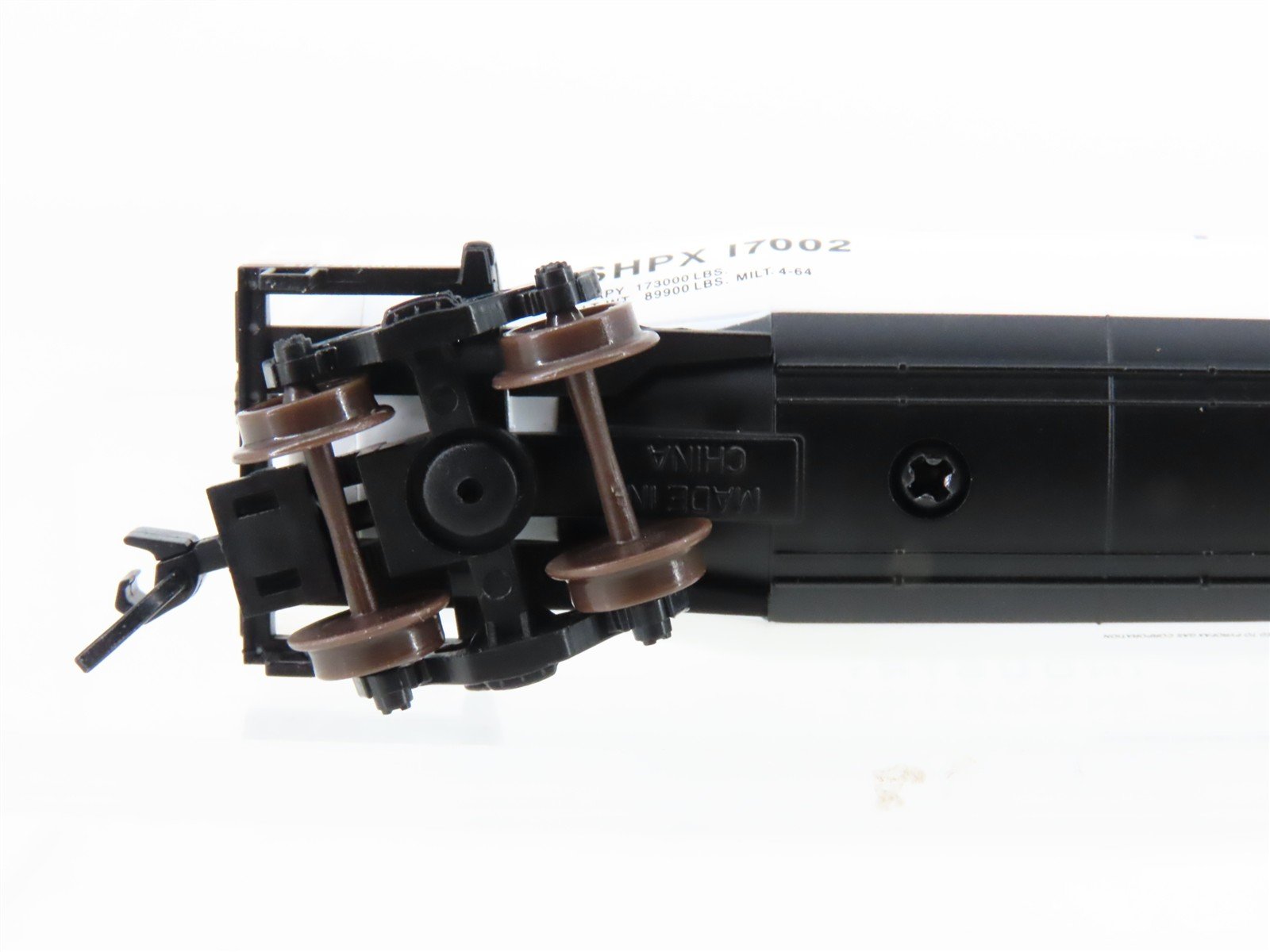 N Scale Atlas 37015 SHPX Pyrofax Gas 33,000 Gallon Tank Car #17002