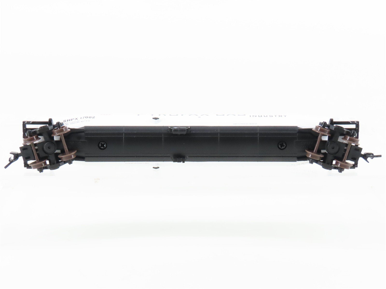 N Scale Atlas 37015 SHPX Pyrofax Gas 33,000 Gallon Tank Car #17002