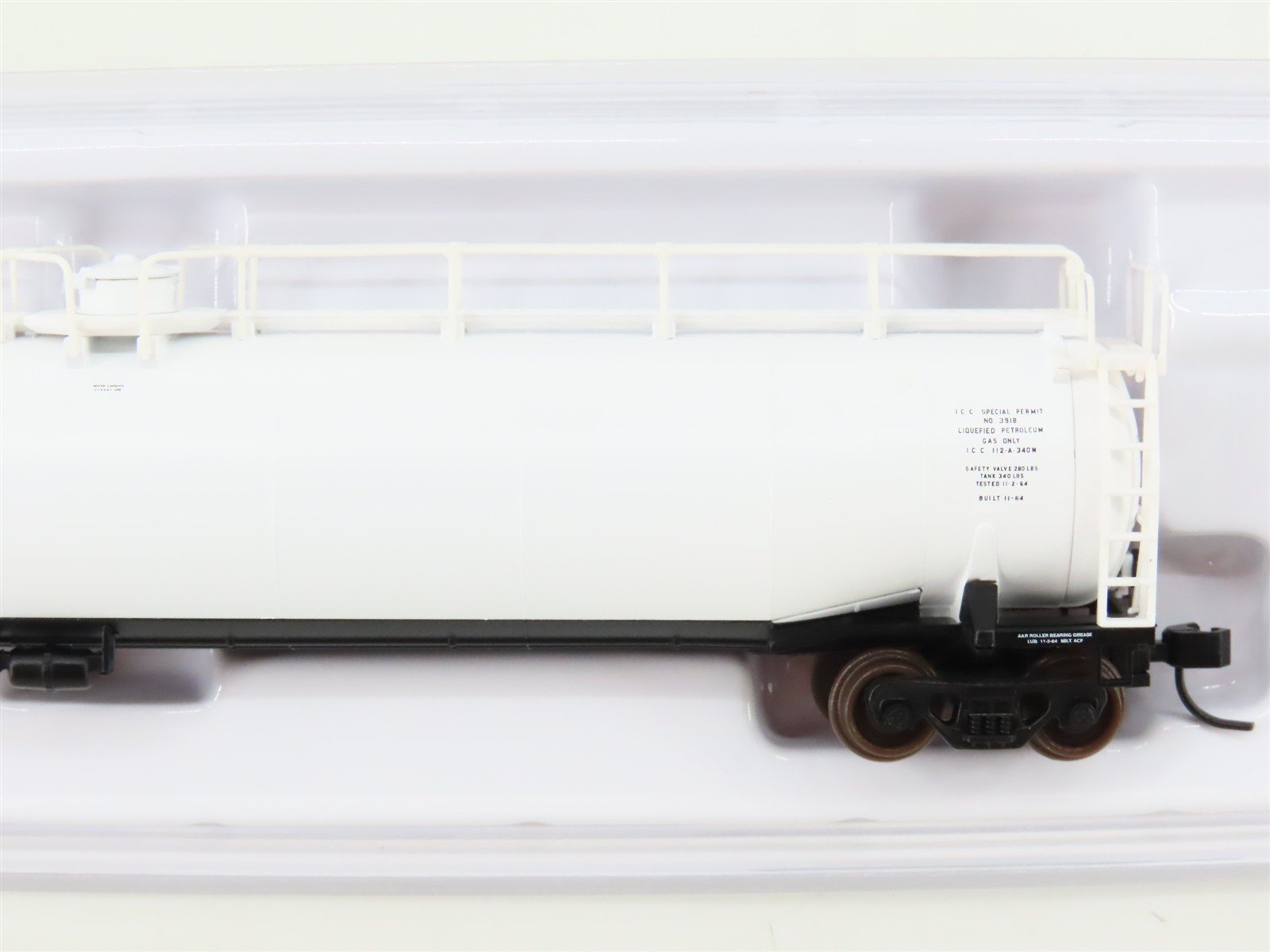 N Scale Atlas 37075 SOEX Shell 33,000 Gallon Tank Car #3020