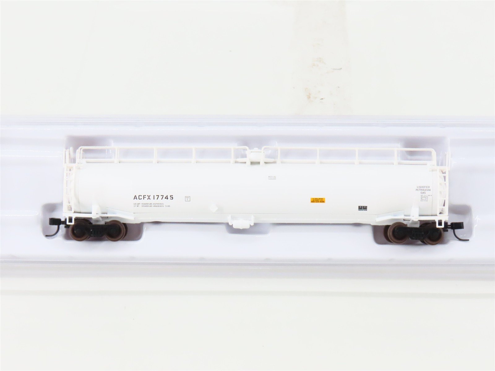 N Scale Atlas 37142 ACFX 33,000 Gallon Tank Car #17745