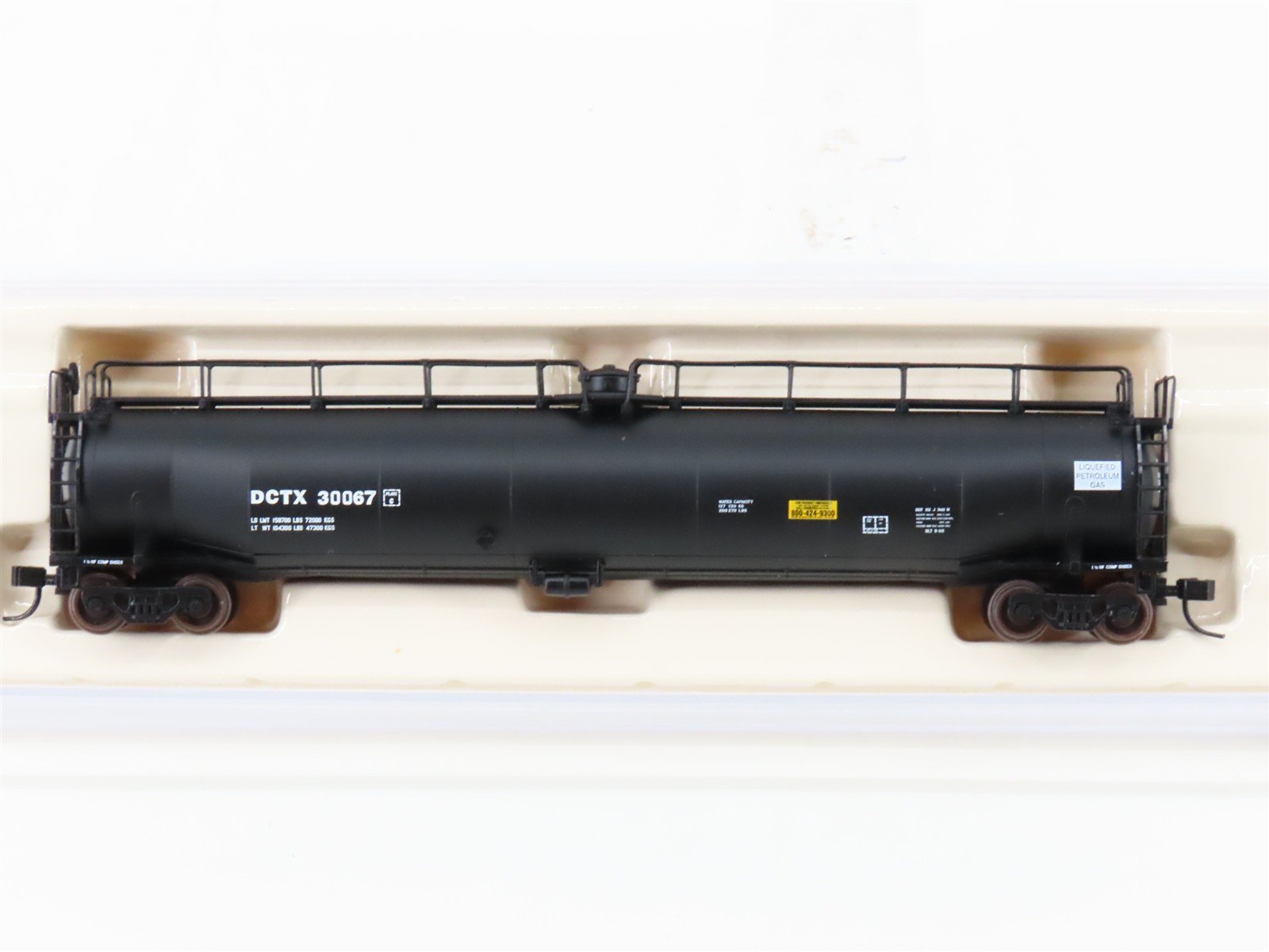 N Scale Atlas 37172 DCTX Liquefied Petroleum Gas 33,000 Gallon Tank Car #30067