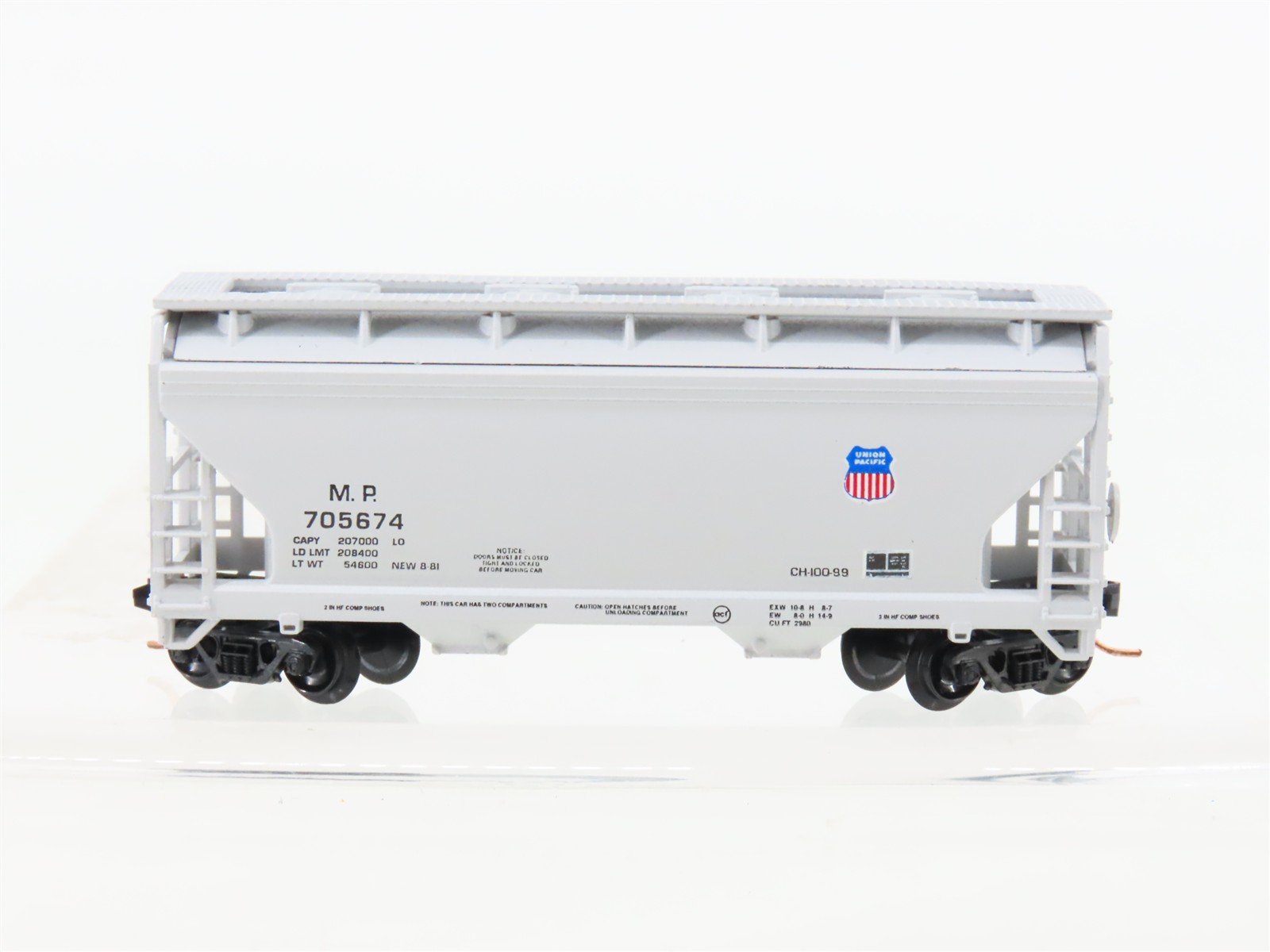 N Scale Atlas MP Missouri Pacific Railroad 2-Bay Covered Hopper #705674