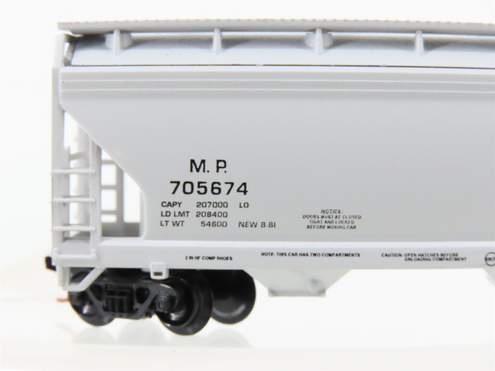 N Scale Atlas MP Missouri Pacific Railroad 2-Bay Covered Hopper #705674