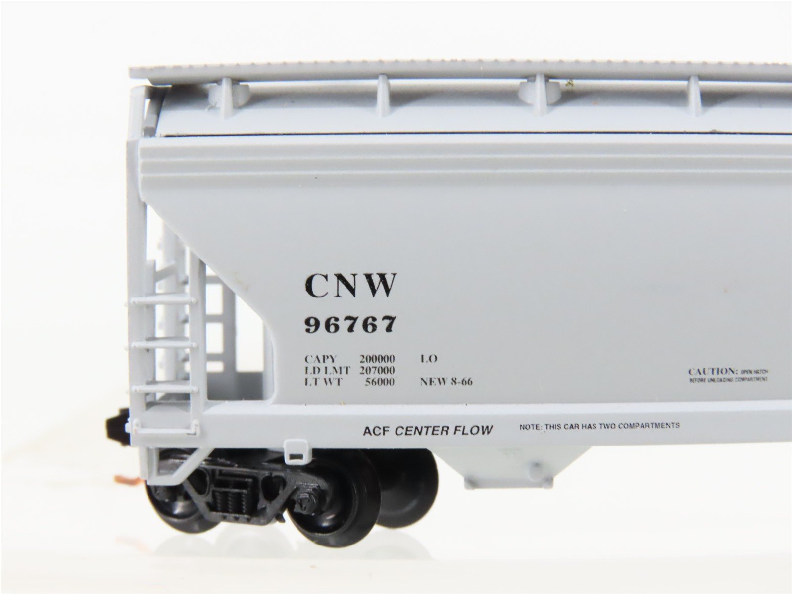 N Scale Atlas CNW Chicago & North Western Railroad 2-Bay Covered Hopper #96767