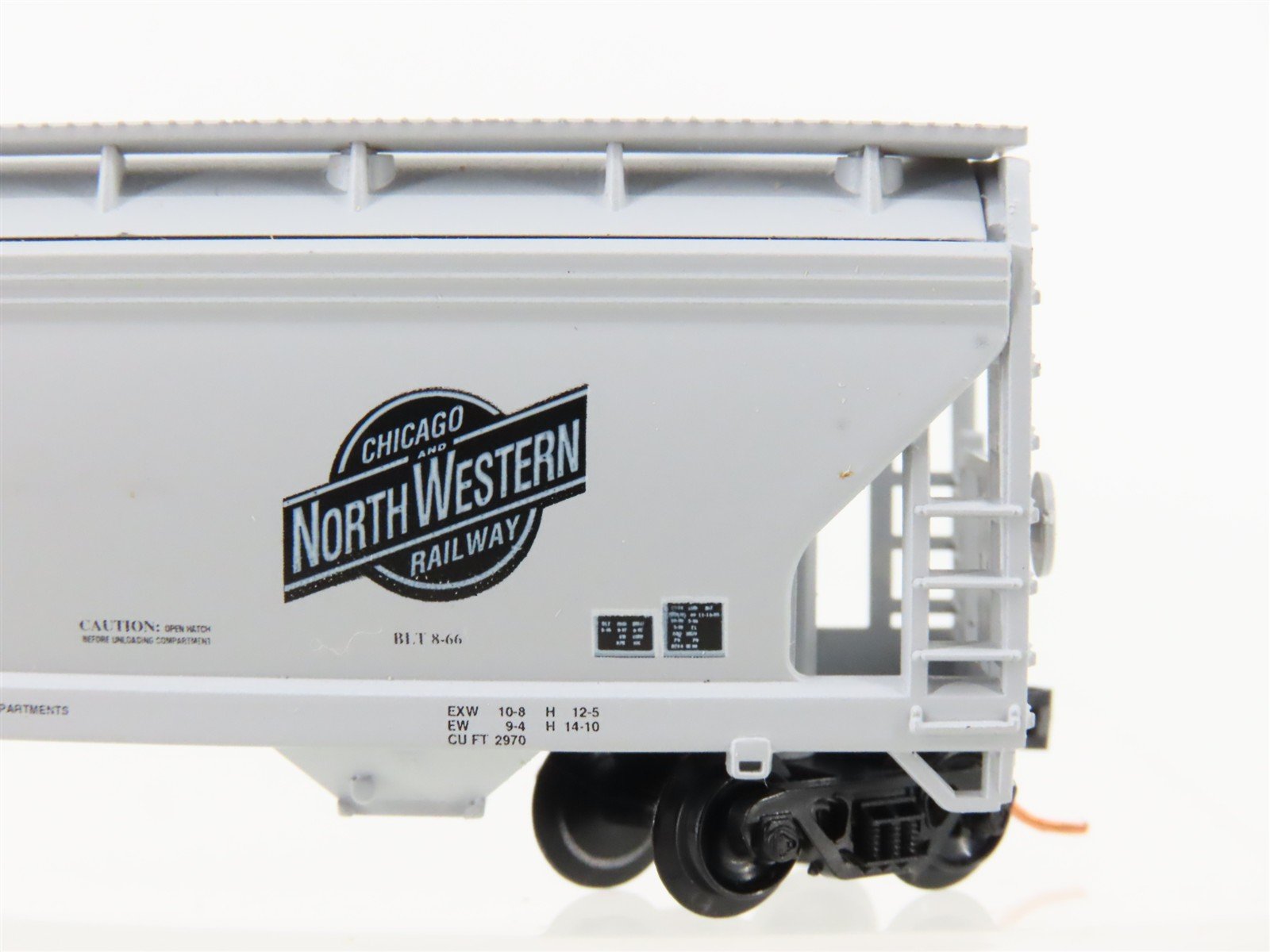 N Scale Atlas CNW Chicago & North Western Railroad 2-Bay Covered Hopper #96767