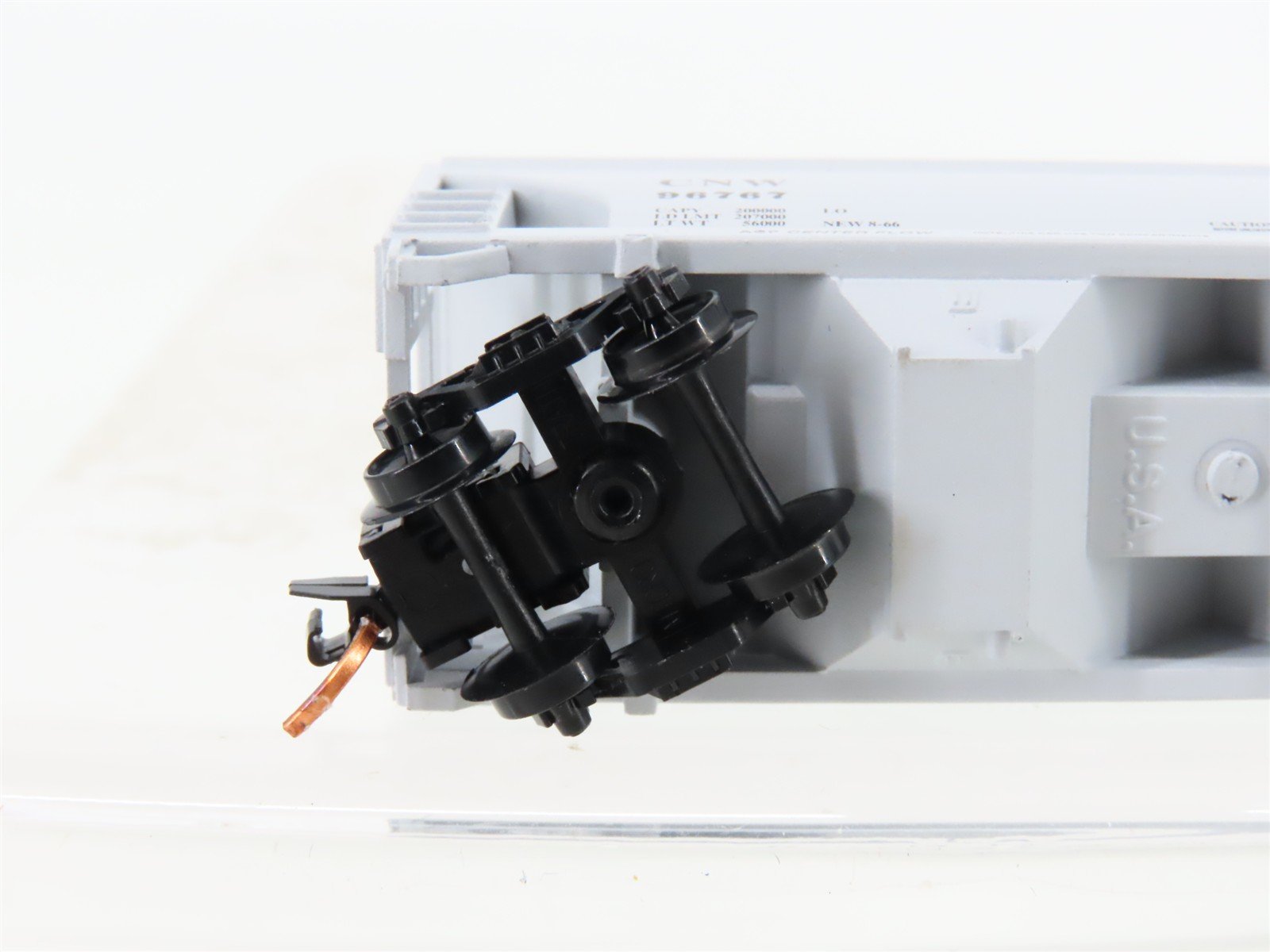 N Scale Atlas CNW Chicago & North Western Railroad 2-Bay Covered Hopper #96767