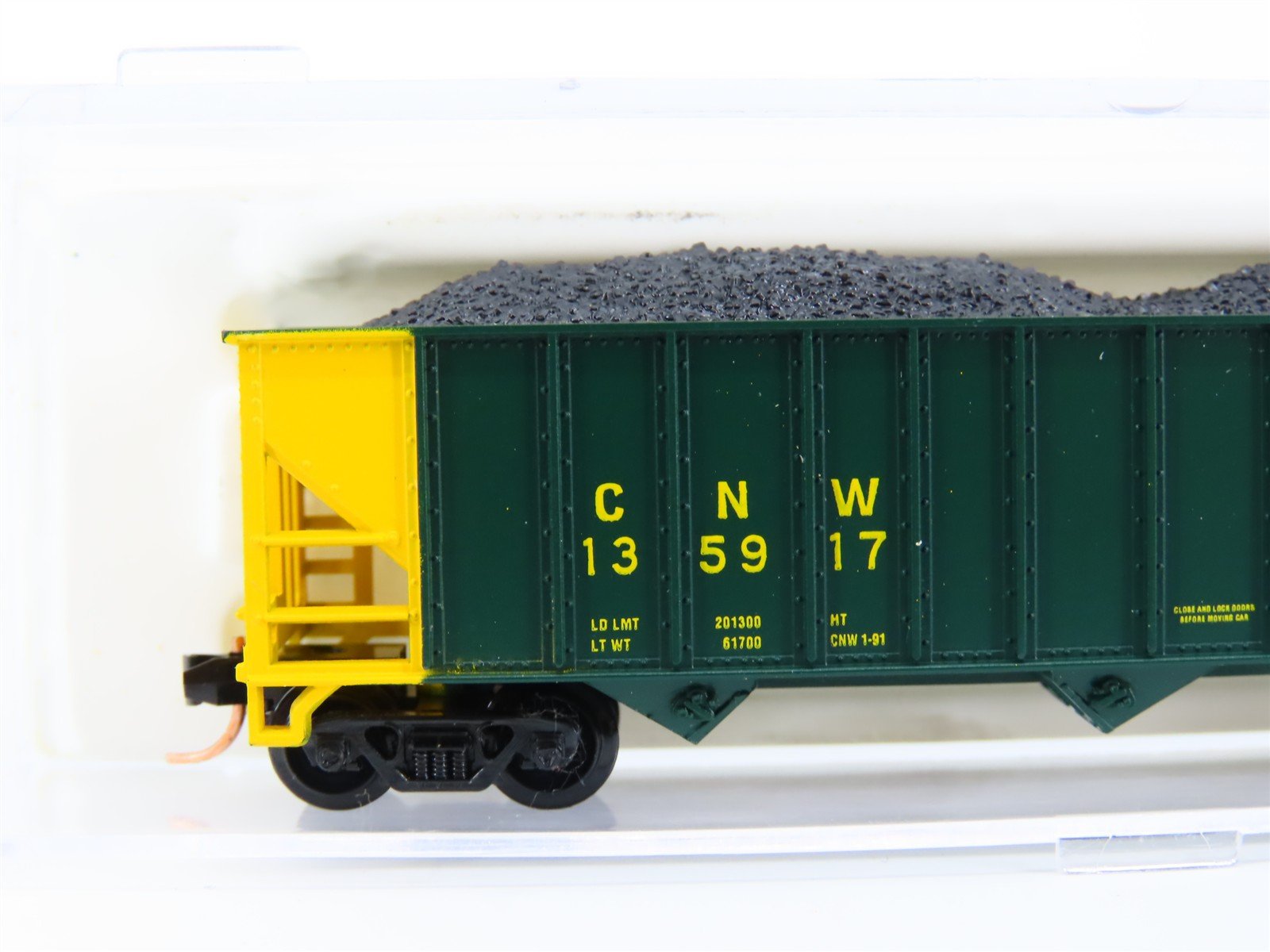 N Scale Atlas CNW Chicago & North Western 3-Bay Open Hopper #135917 w/ Load