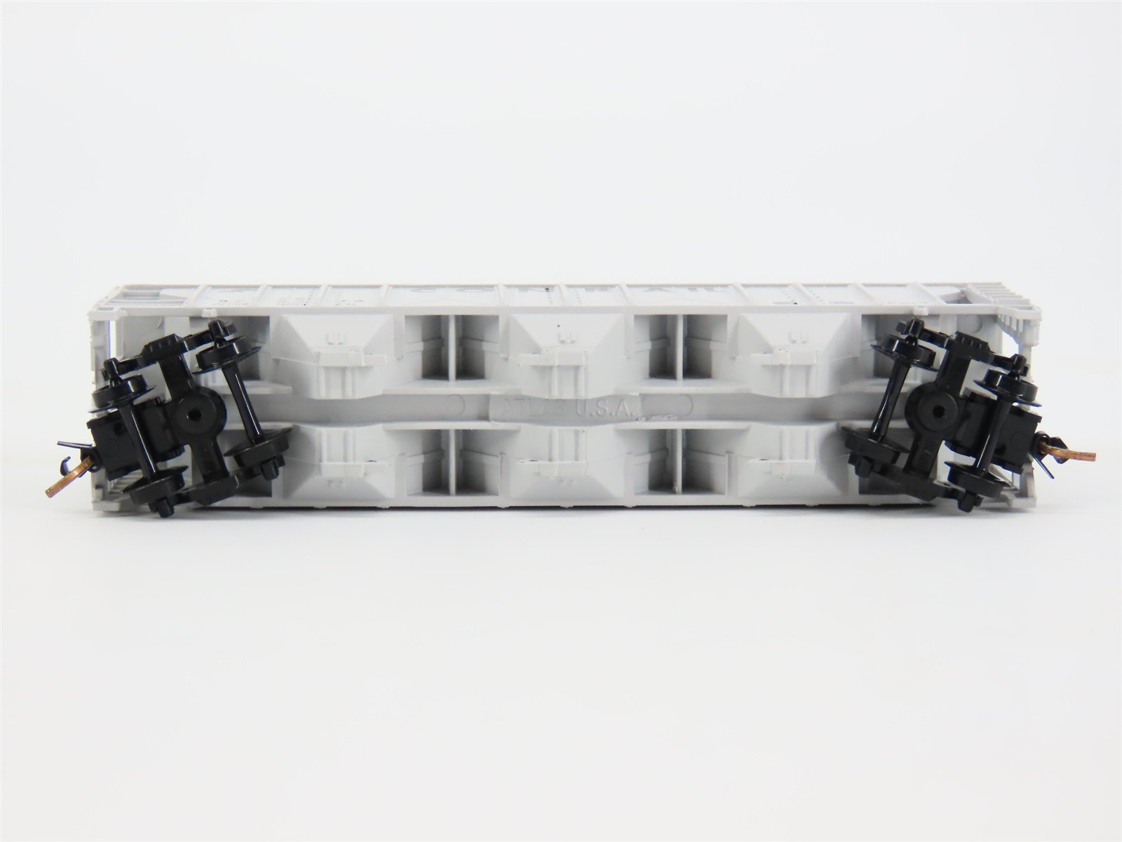 N Scale Atlas CR Conrail Railroad 3-Bay Covered Hopper #876376