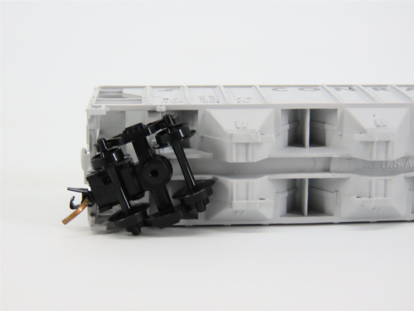 N Scale Atlas CR Conrail Railroad 3-Bay Covered Hopper #876376