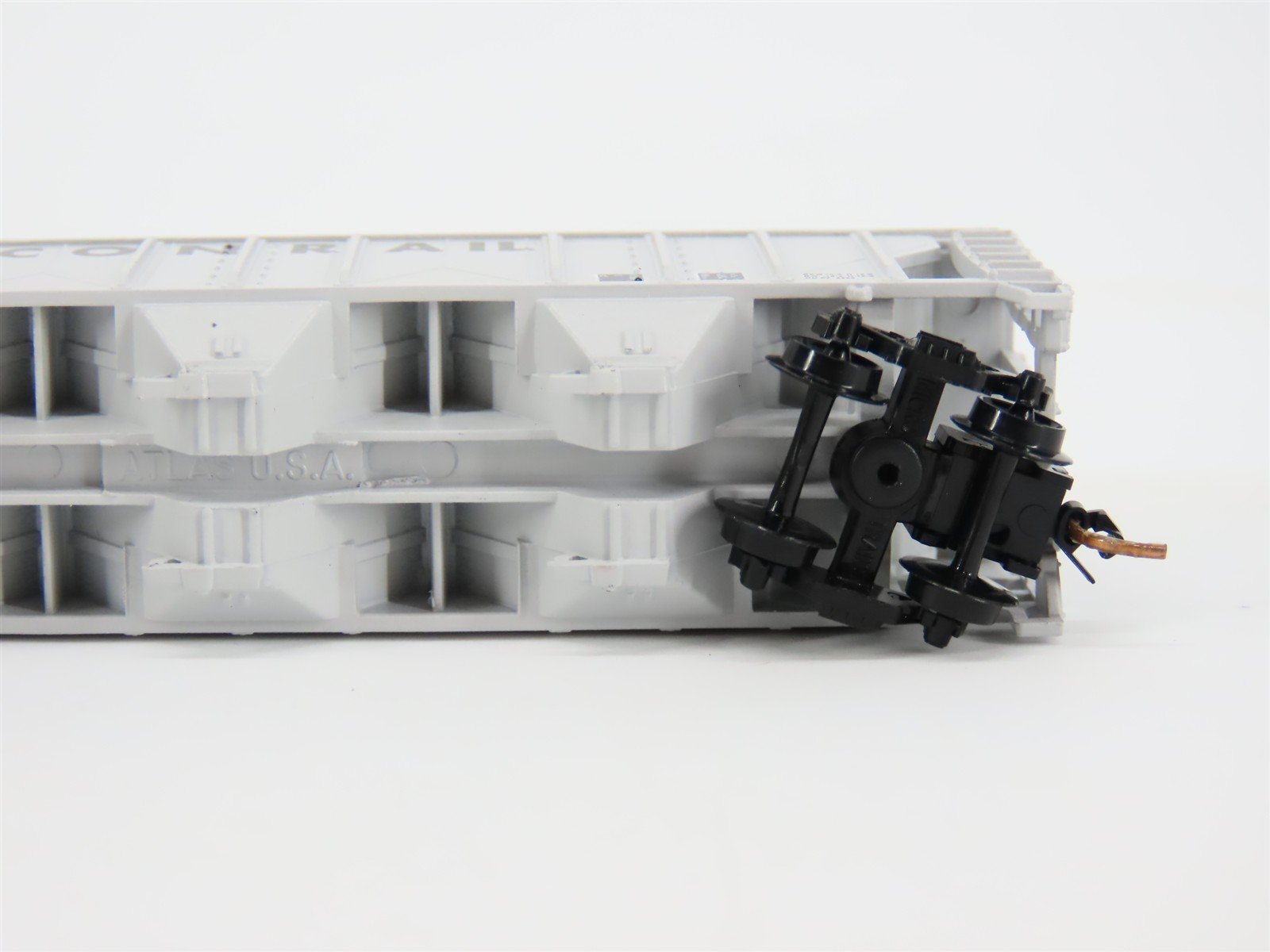N Scale Atlas CR Conrail Railroad 3-Bay Covered Hopper #876376