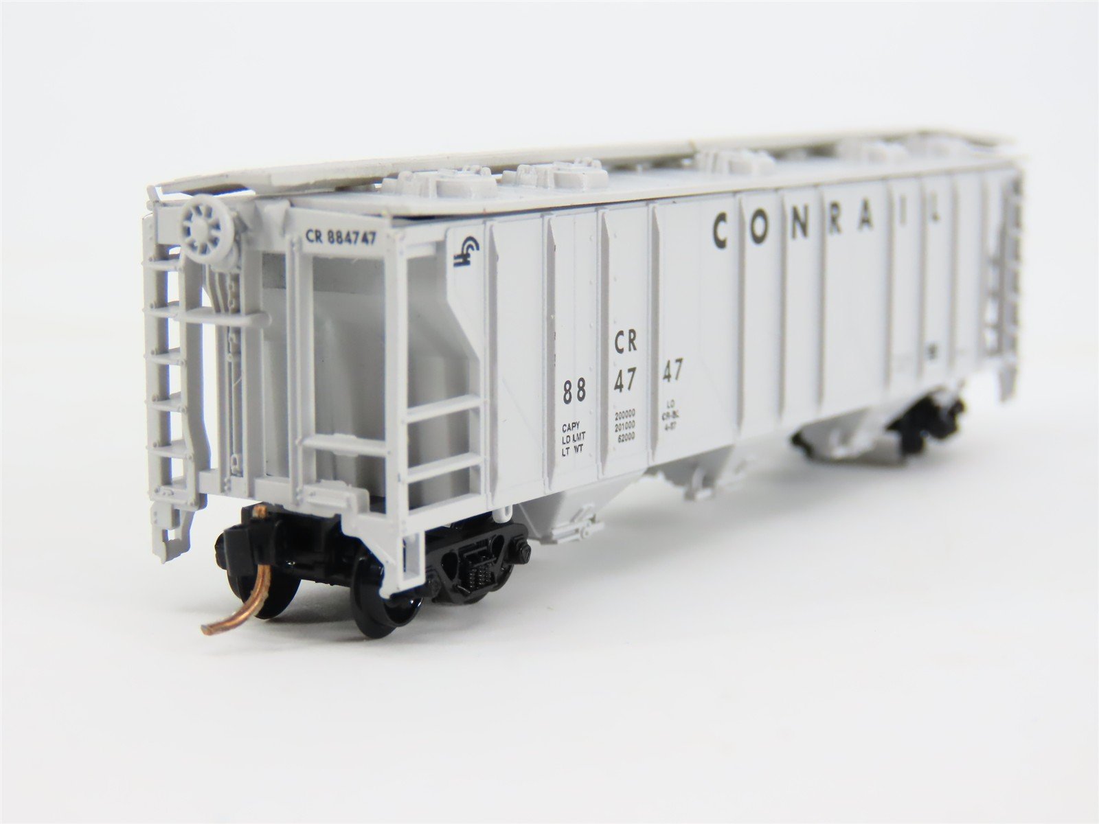 N Scale Atlas CR Conrail Railroad 3-Bay Covered Hopper #884747