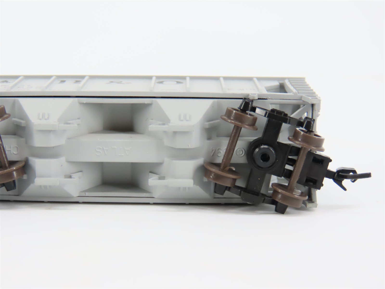 N Scale Atlas B&O Baltimore & Ohio Railroad 2-Bay Covered Hopper #631686