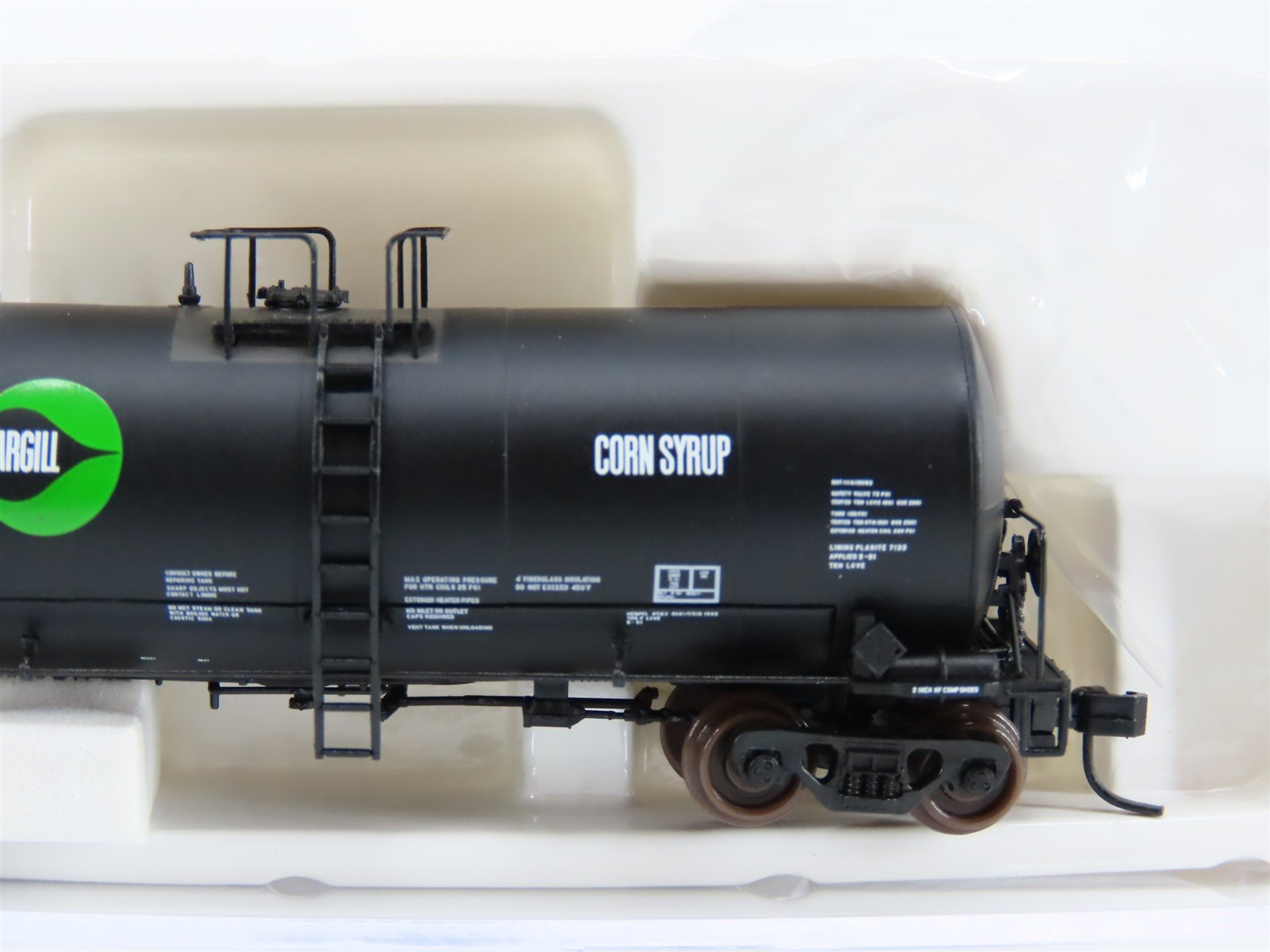 N Scale Atlas 40231 CRGX Cargill 17,600 Gallon Tank Car #5608