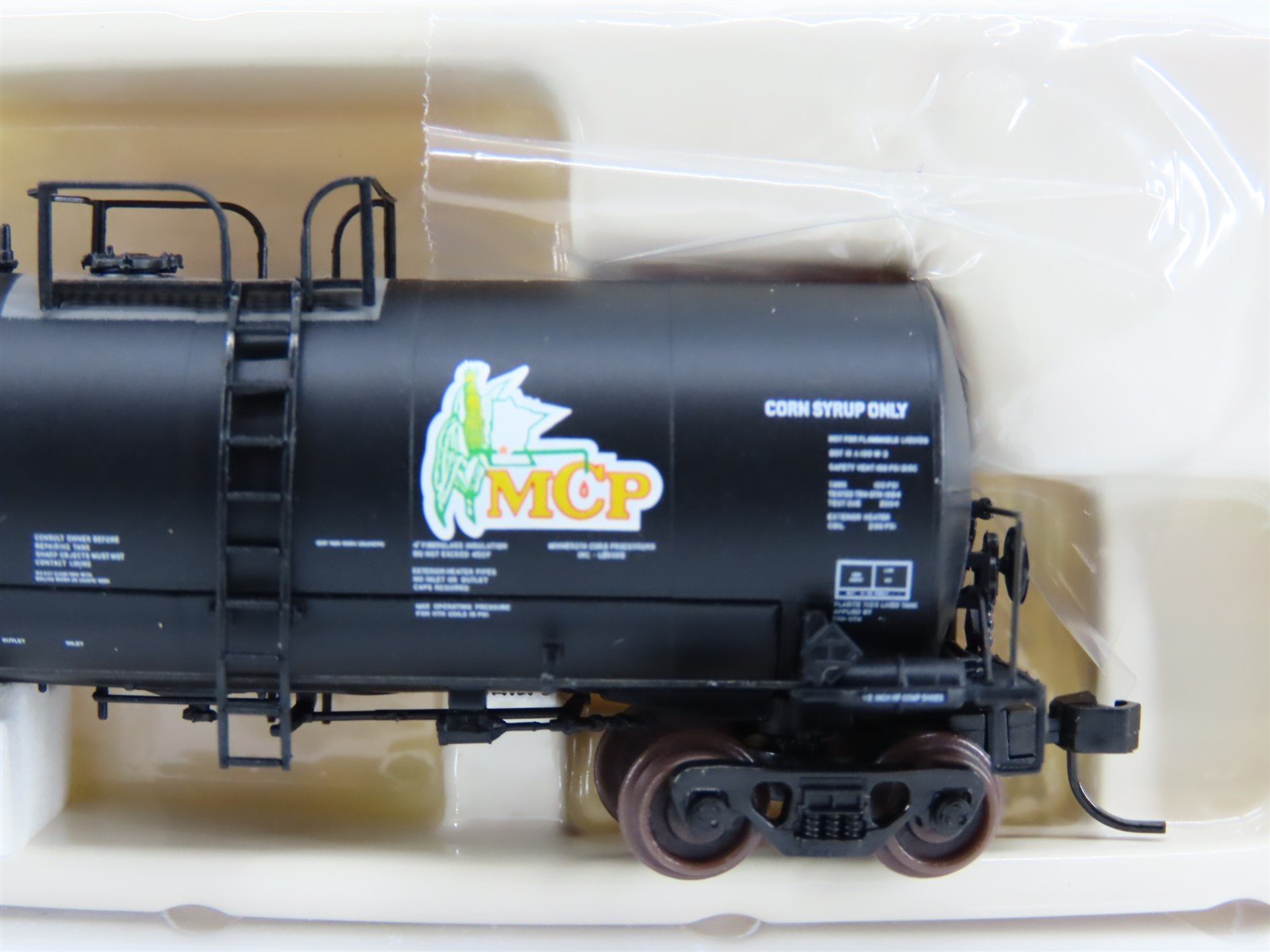 N Scale Atlas 40277 MNCX Minnesota Corn Processors 17,600 Gallon Tank Car #1015