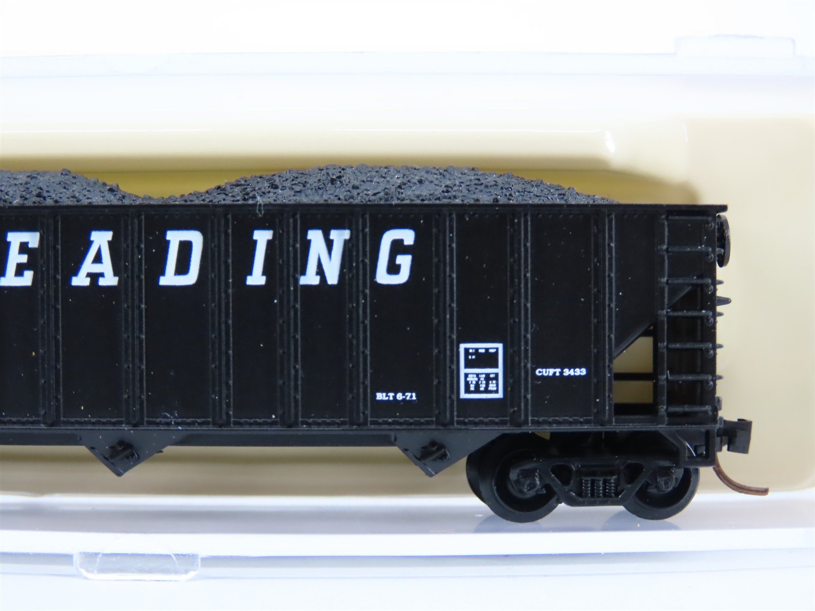 N Scale Atlas 32741 RDG Reading 3-Bay Open Hopper #41765 w/ Load