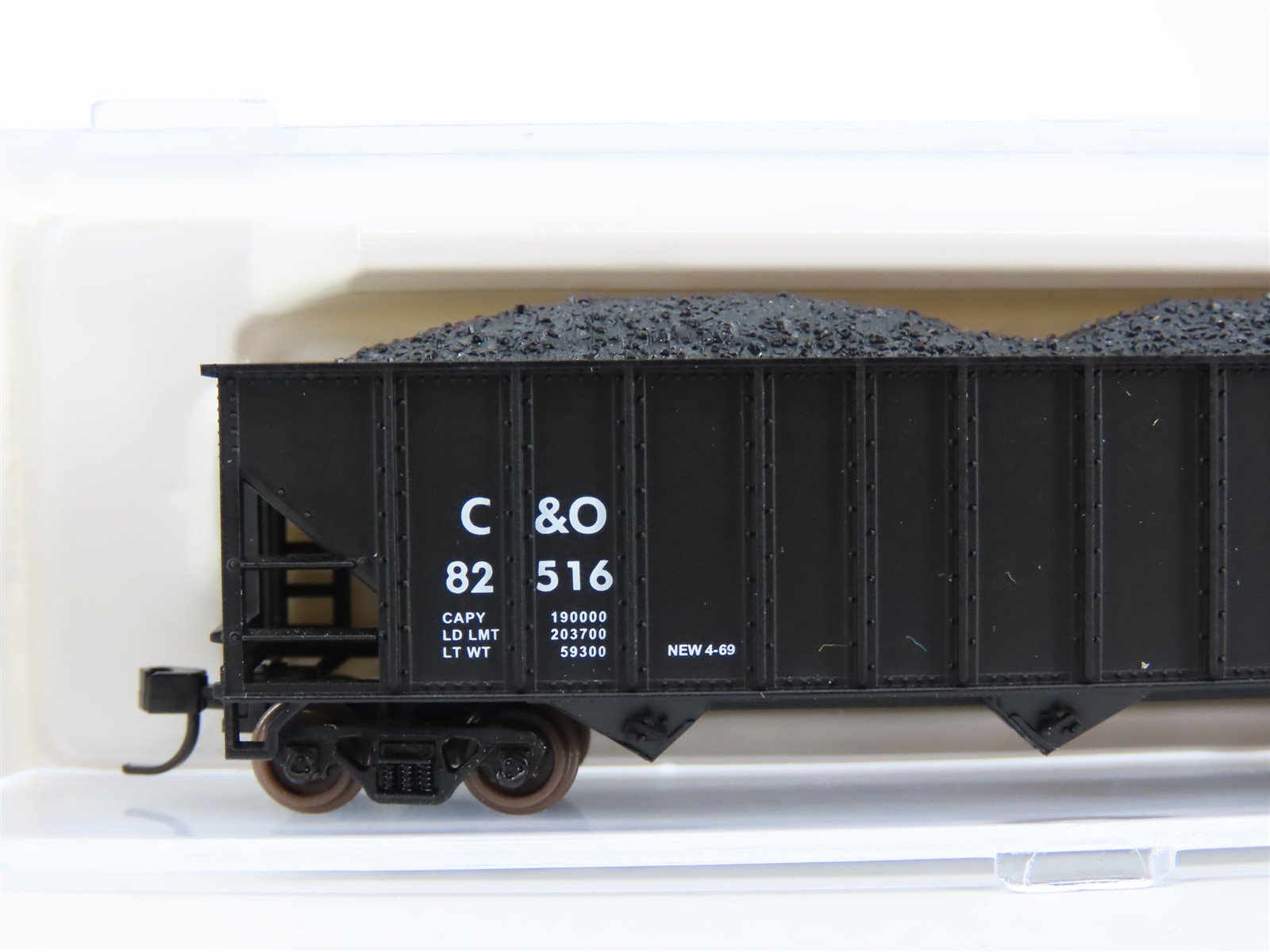 N Scale Atlas 32786 C&O Chesapeake & Ohio 3-Bay Open Hopper #82516 w/ Load