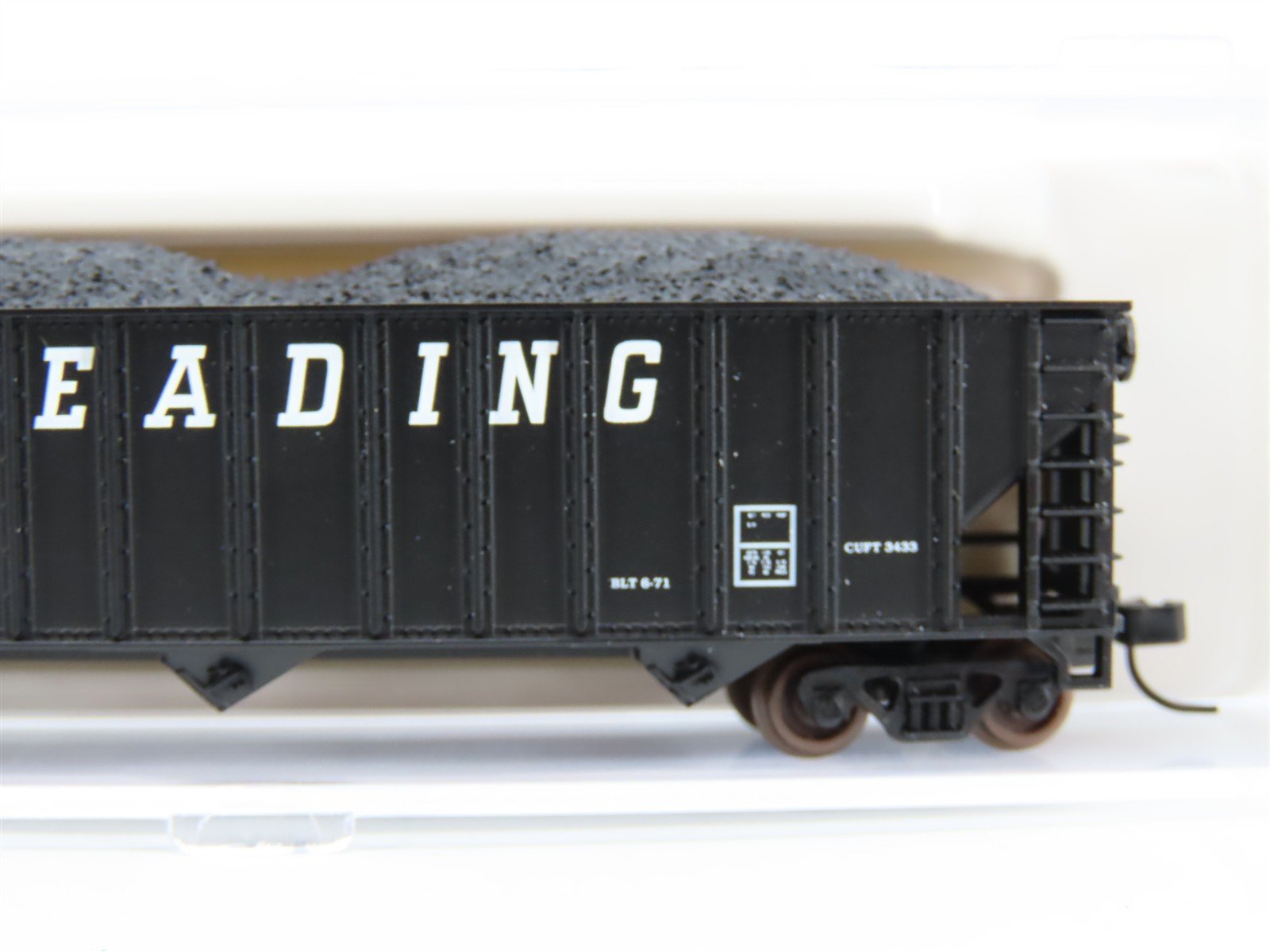 N Scale Atlas 32746 RDG Reading Railroad 3-Bay Open Hopper #41764 w/ Load