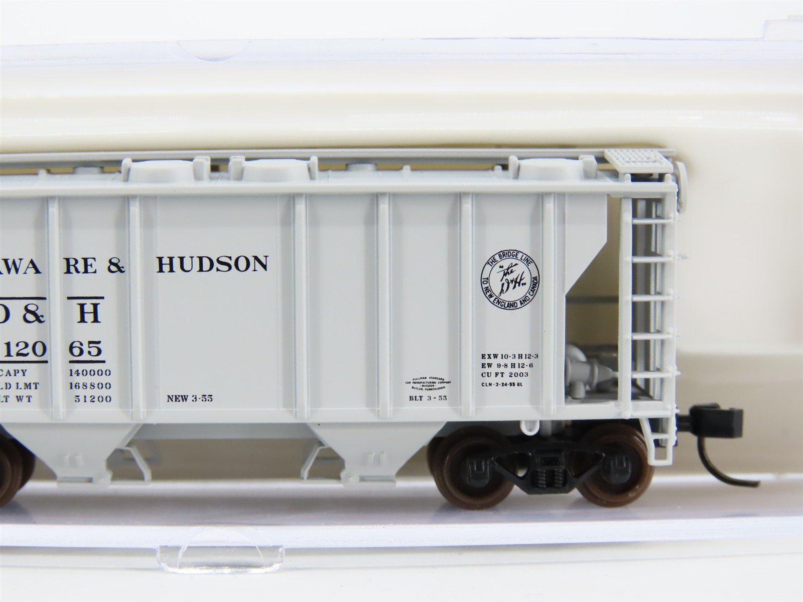 N Scale Atlas 31912 D&H Delaware & Hudson Railroad 2-Bay Covered Hopper #12065