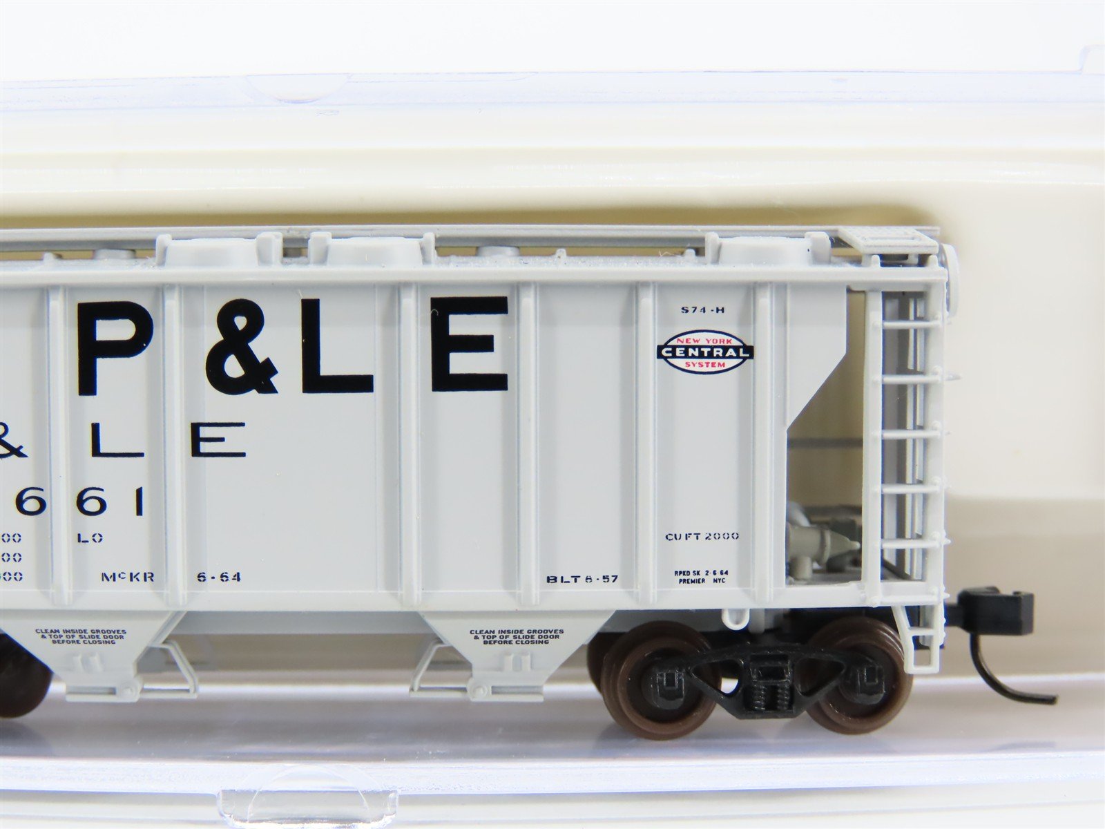 N Scale Atlas 31941 P&LE Pittsburgh & Lake Erie 2-Bay Covered Hopper #1661