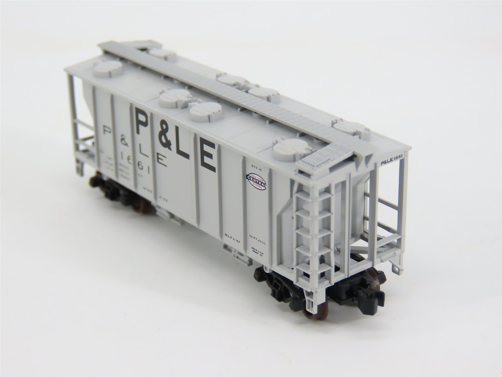 N Scale Atlas 31941 P&LE Pittsburgh & Lake Erie 2-Bay Covered Hopper #1661