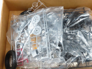 1:8 Revell SnapTite Kit 7302 Harley-Davidson Heritage Softail Classic Motorcycle