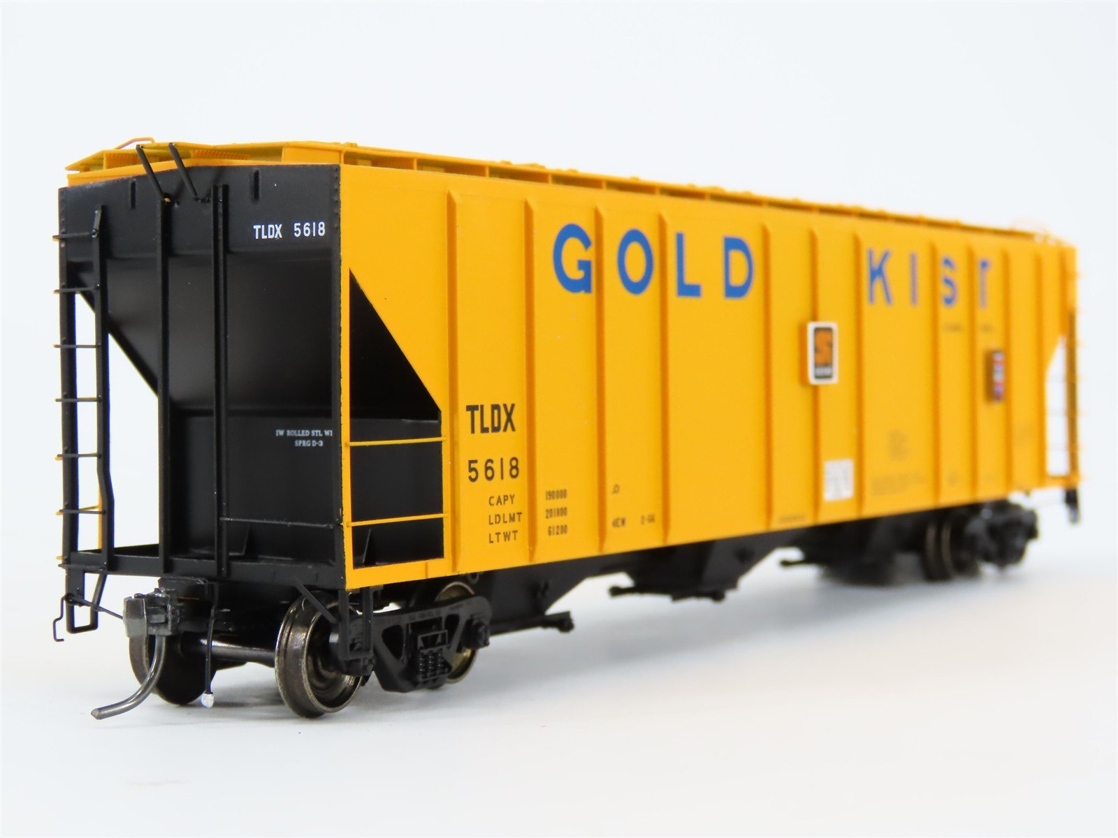 HO ExactRail EP-80193-1 TLDX Gold Kist PS2-CD 4427 3-Bay Covered Hopper #5618