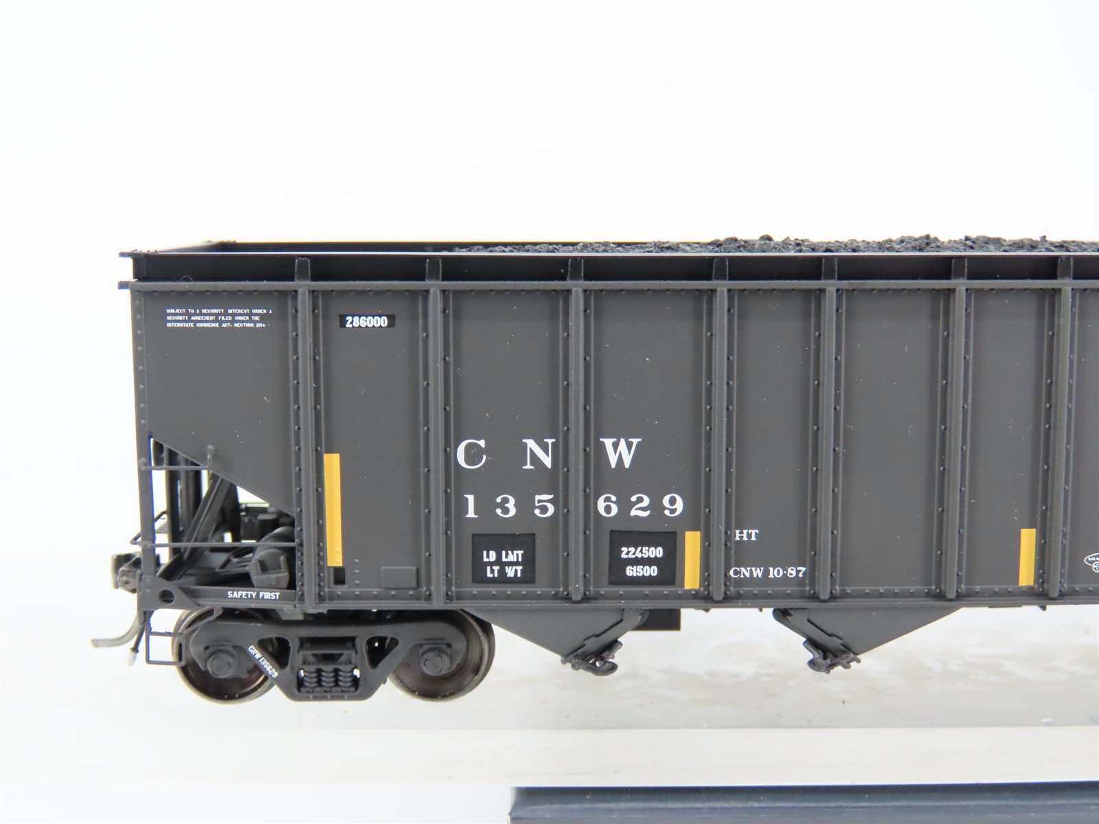 HO ExactRail EP-81554-1 CNW Railway Bethlehem 4011 4-Bay Hopper Car #135629